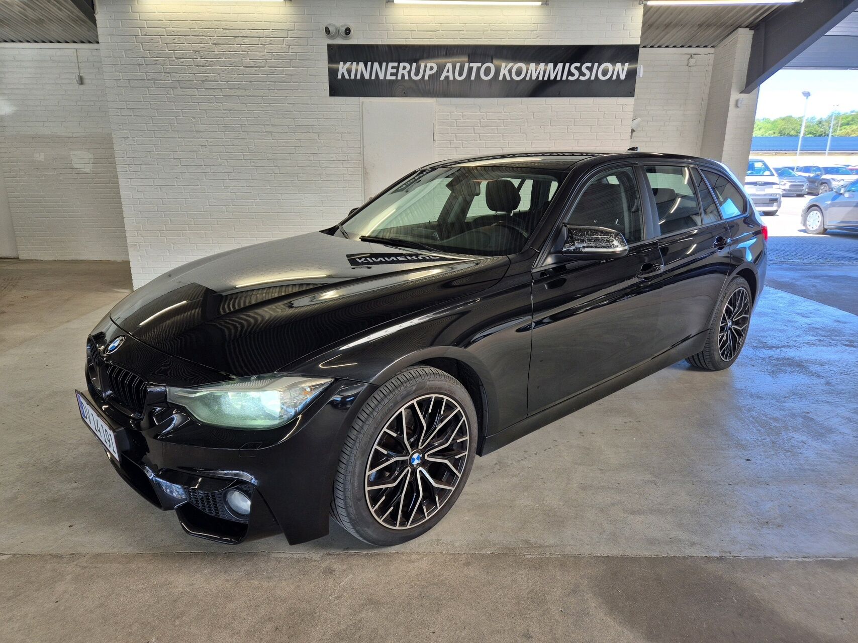 Billede af BMW 320d Touring 2,0 D Advantage Steptronic 190HK Stc 8g Aut.