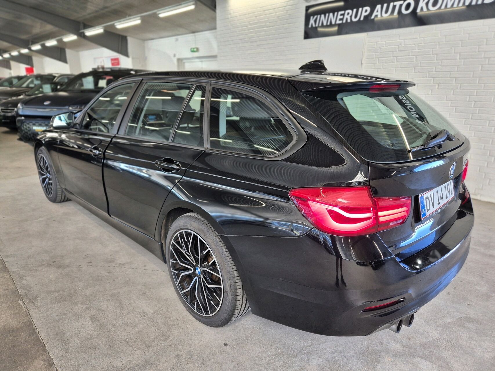 Billede af BMW 320d Touring 2,0 D Advantage Steptronic 190HK Stc 8g Aut.