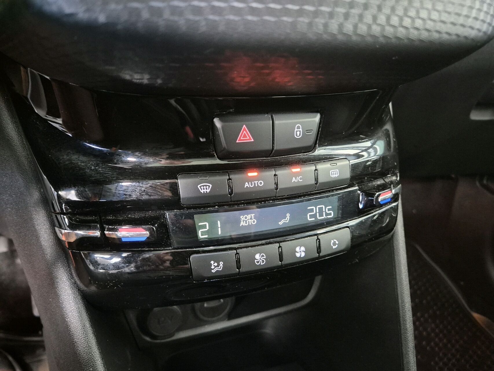 Billede af Peugeot 208 1,5 BlueHDi Infinity 100HK 5d 6g