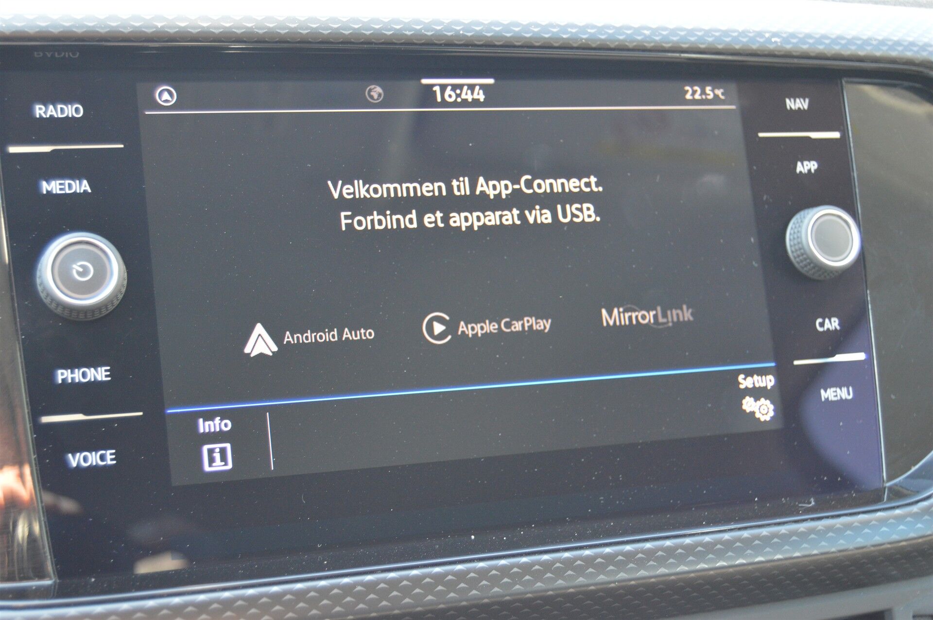 Billede af VW T-Cross 1,0 TSI Life Team 110HK 5d 6g