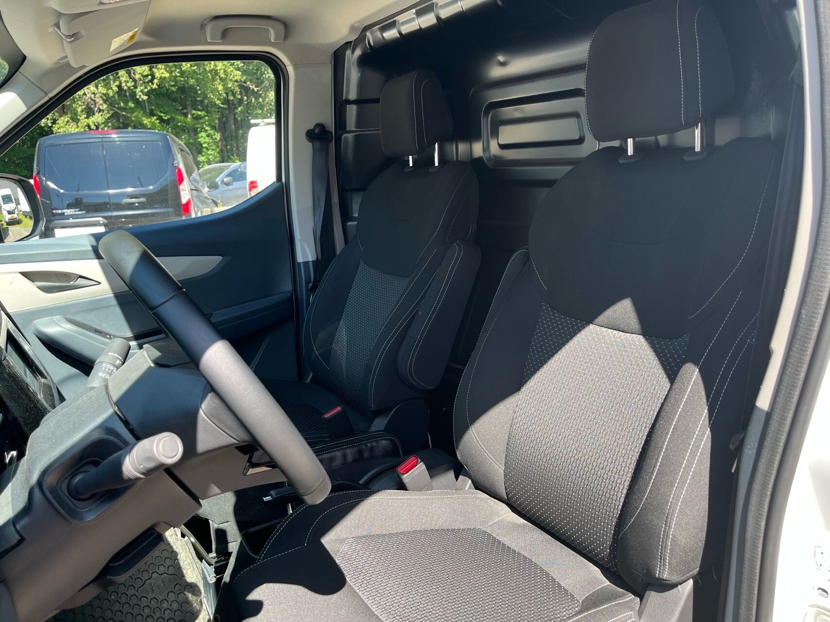 Billede af Maxus e-Deliver 3 SWB 50,2 kWh EL 160HK Van Aut.