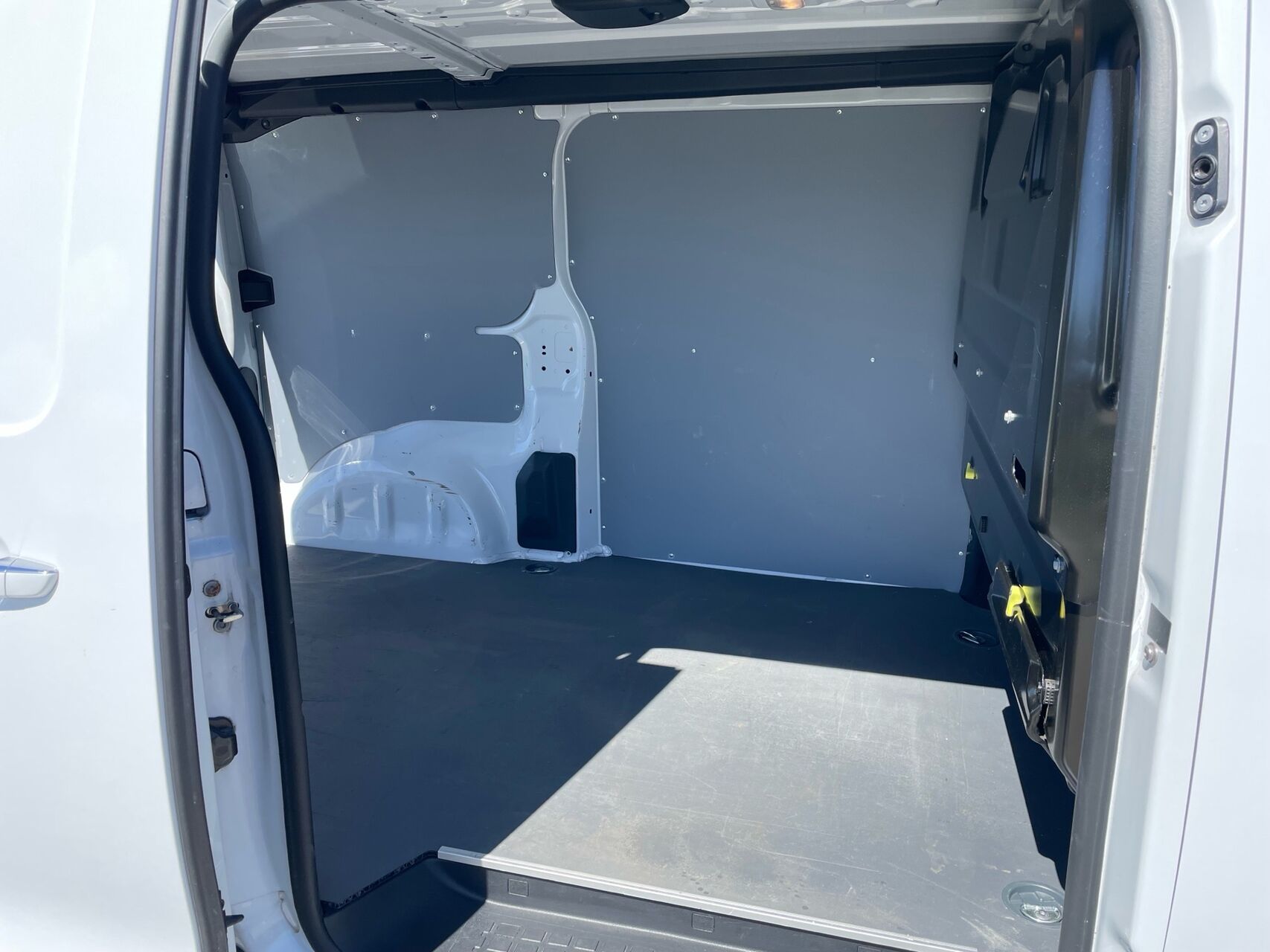 Billede af Peugeot Expert L2 2,0 BlueHDi Premium 144HK Van 6g