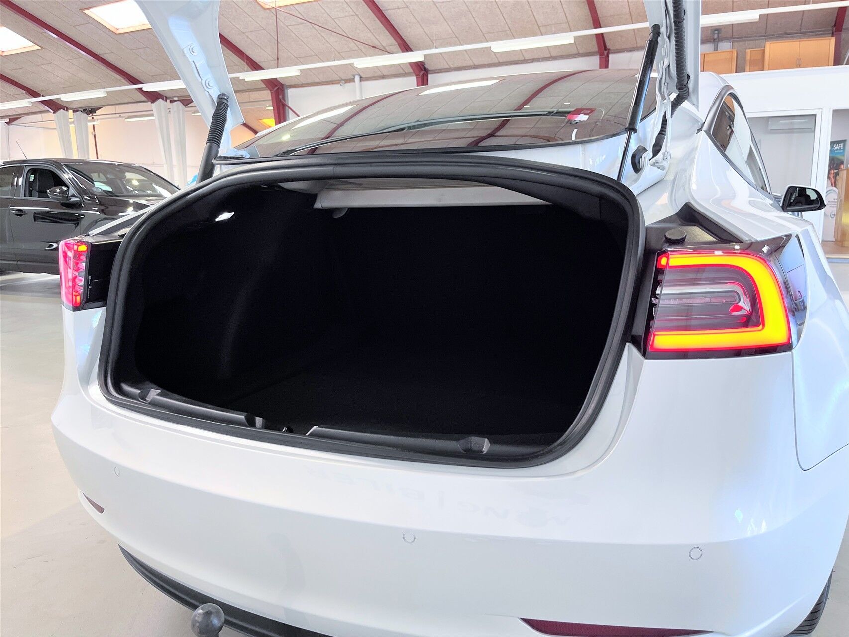 Billede af Tesla Model 3 EL Standard Range Plus 283HK Aut. 
