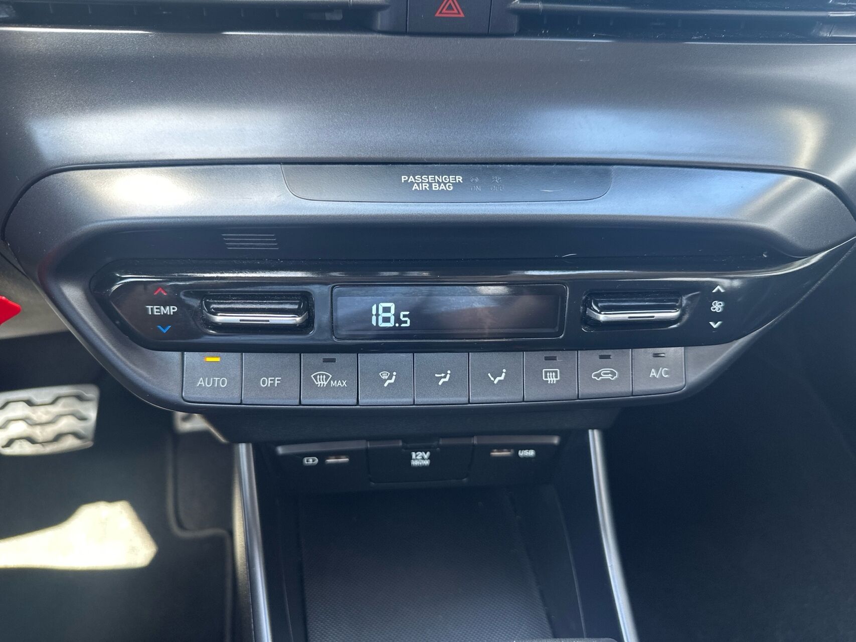 Billede af Hyundai Bayon 1,0 T-GDI Essential Komfort DCT 100HK 5d 7g Aut.