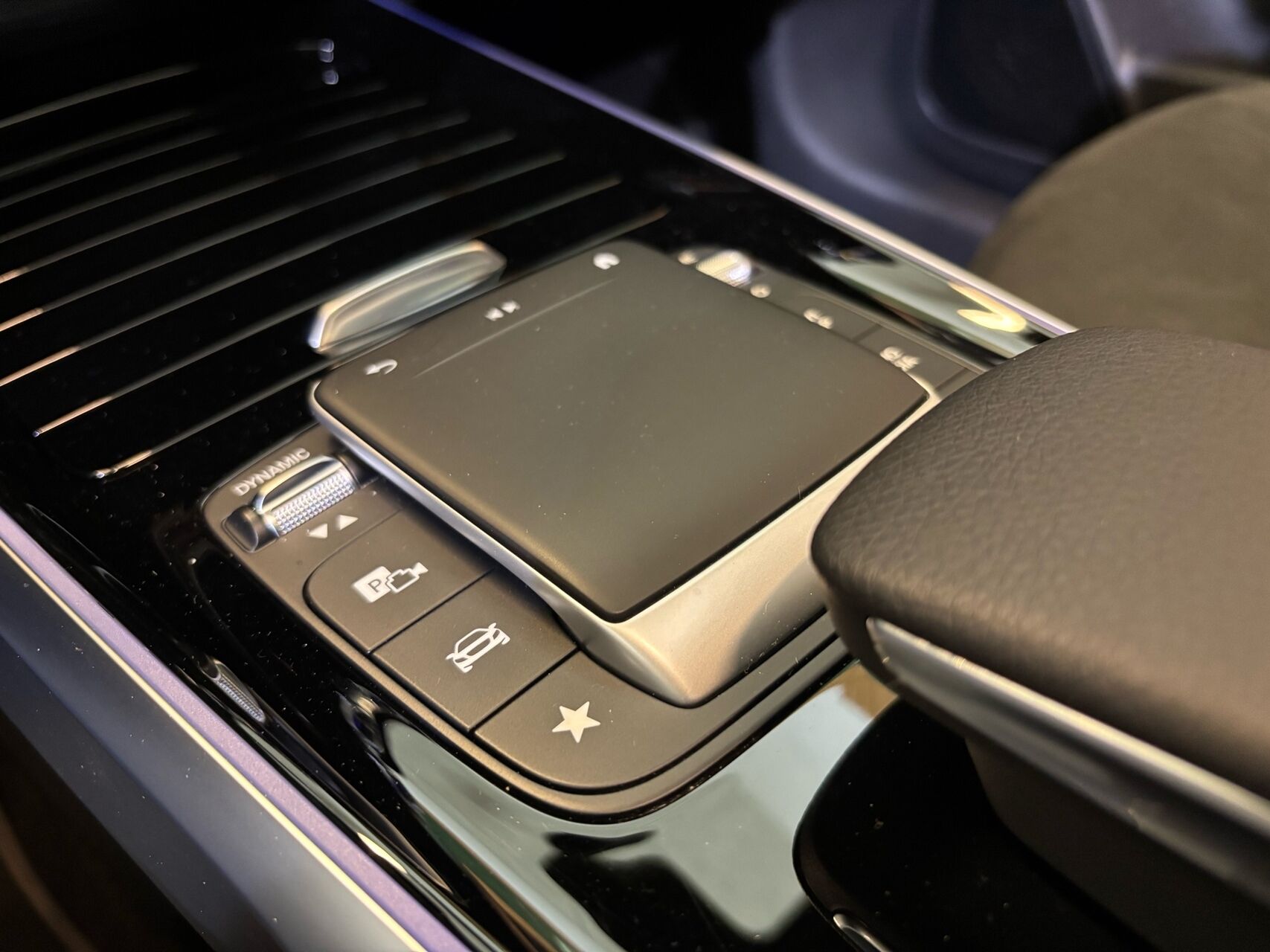 Billede af Mercedes-Benz EQB 300 EL AMG Line 4Matic 228HK 5d Aut.