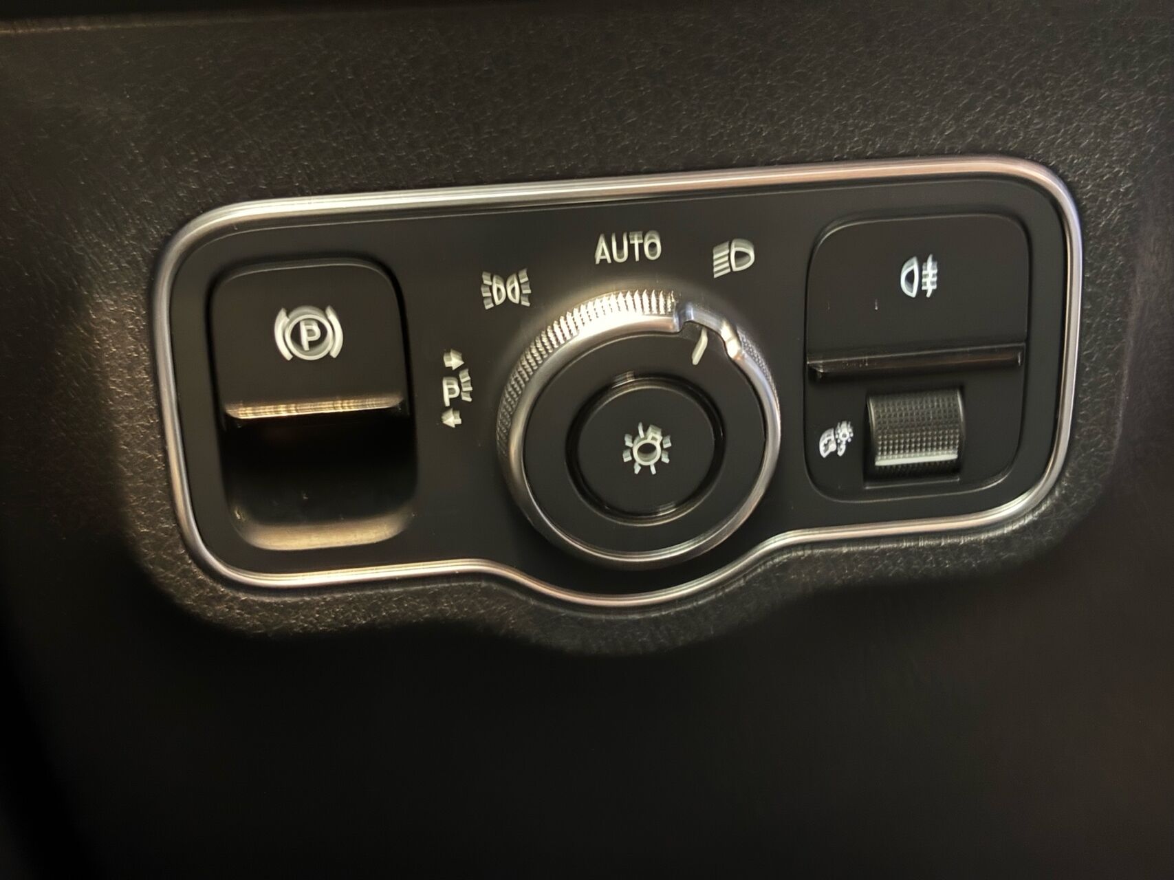 Billede af Mercedes-Benz EQB 300 EL AMG Line 4Matic 228HK 5d Aut.