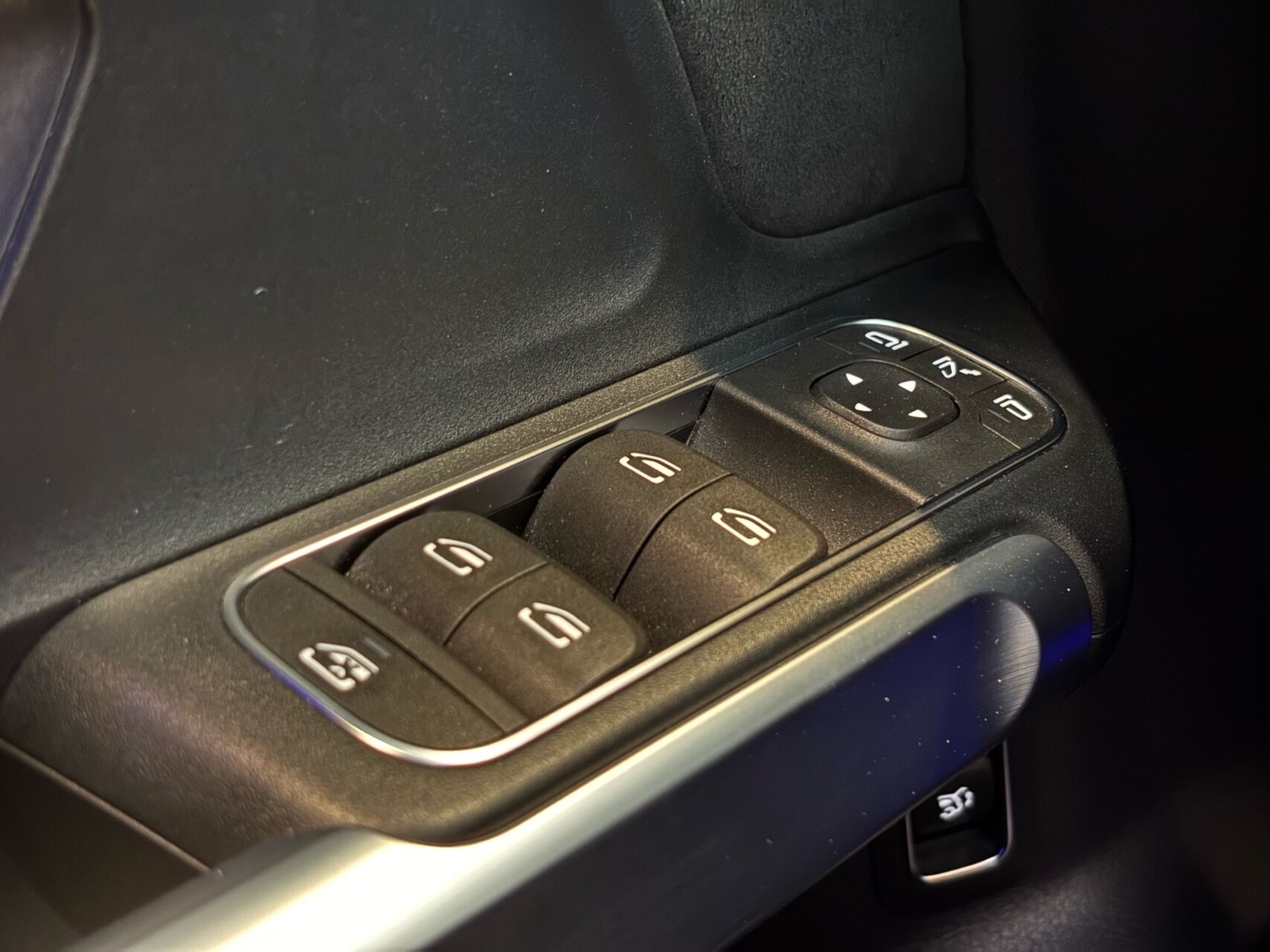 Billede af Mercedes-Benz EQB 300 EL AMG Line 4Matic 228HK 5d Aut.