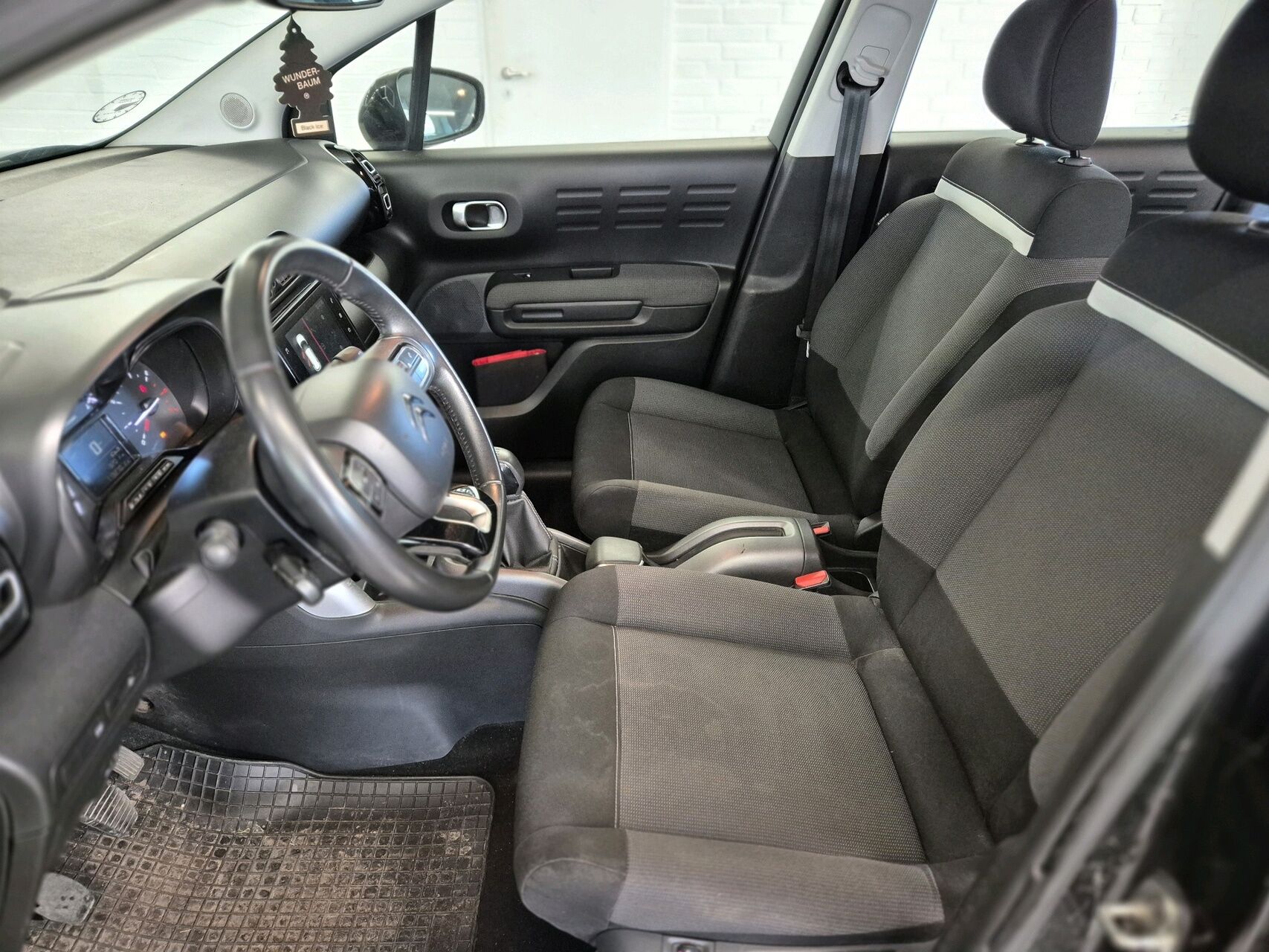 Billede af Citroën C3 Aircross 1,6 Blue HDi Iconic start/stop 100HK Van
