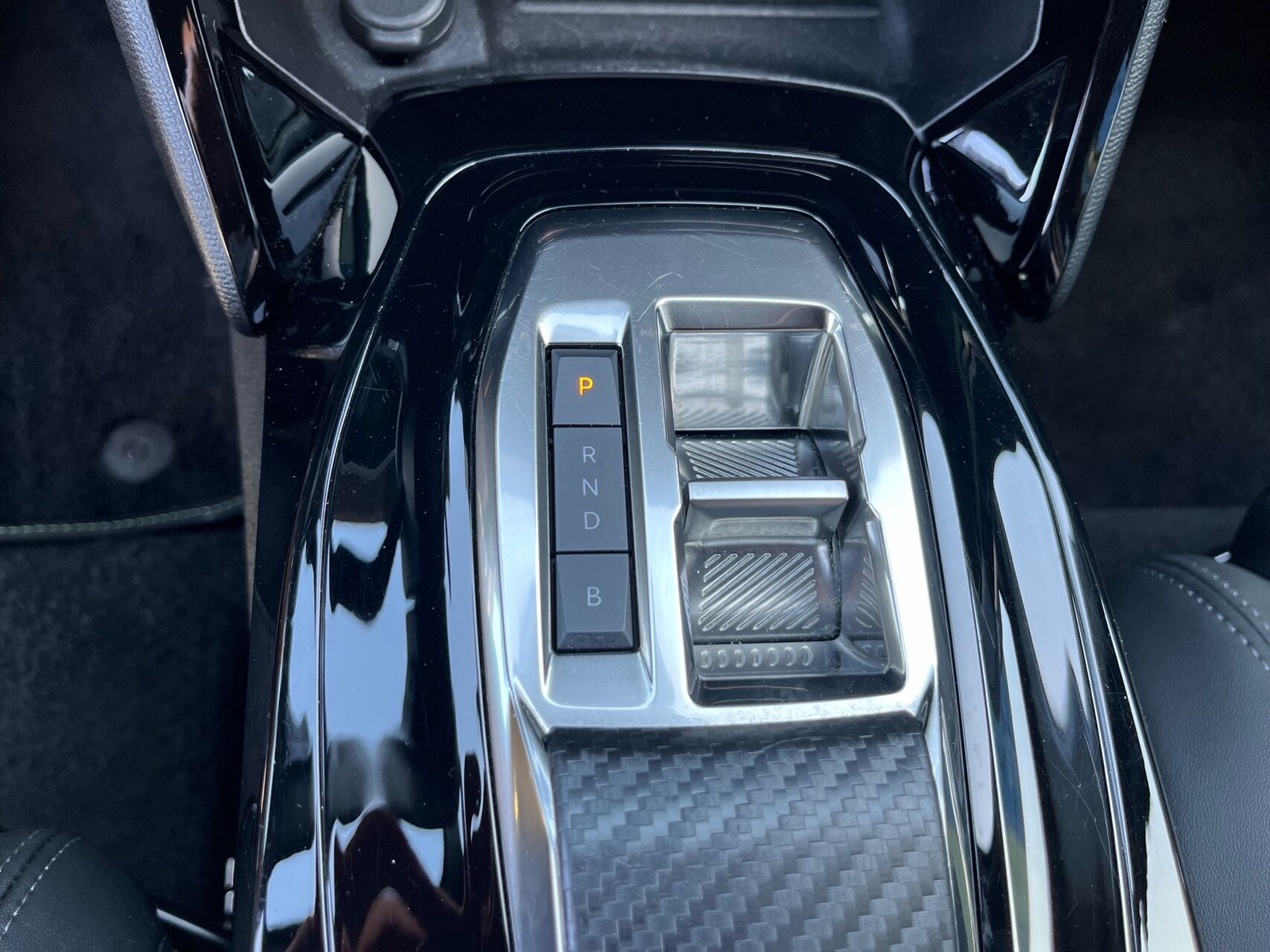Billede af Peugeot e-2008 EL GT 136HK 5d Aut.