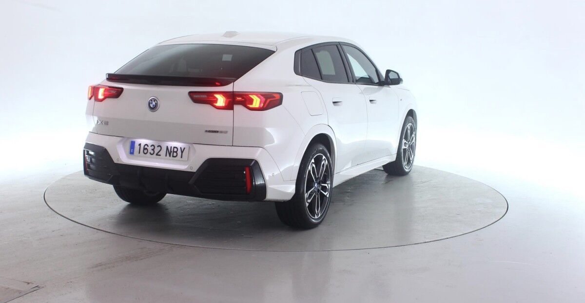 Billede af BMW iX2 eDrive20 EL M-Sport 204HK 5d Aut.