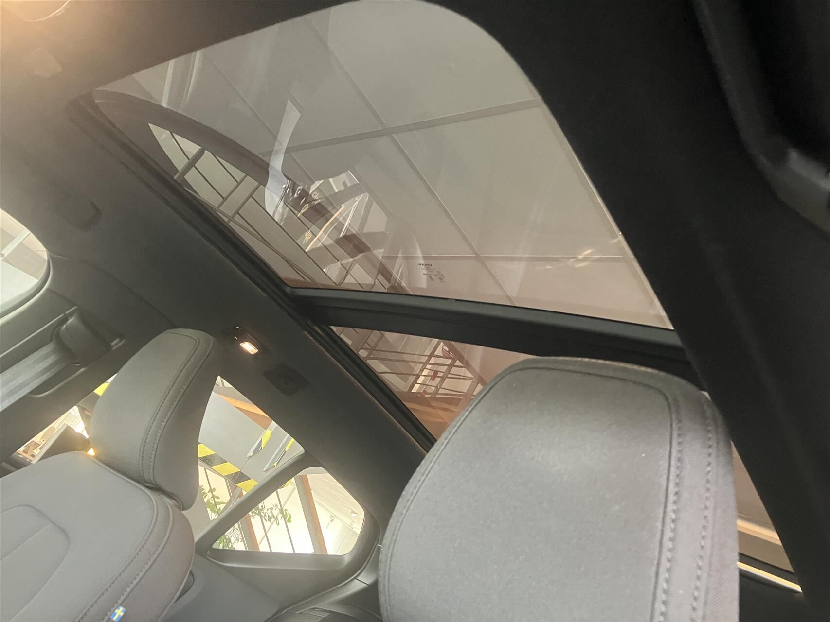 Billede af Volvo EX40 Single Motor Extended Range Black Edition 252HK 5d Aut.