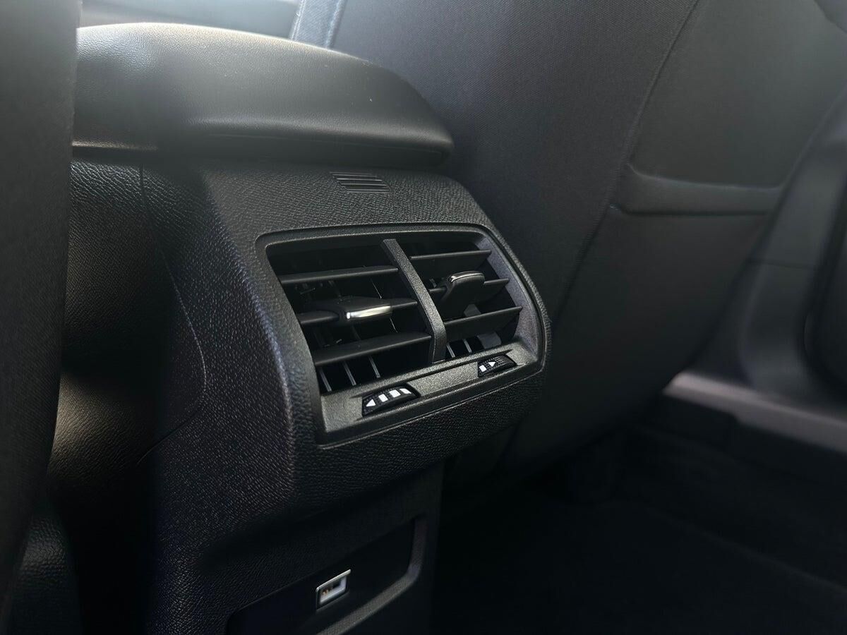 Billede af Citroën C4 X 1,2 PureTech Chevron Sport EAT8 130HK 5d 8g Aut.
