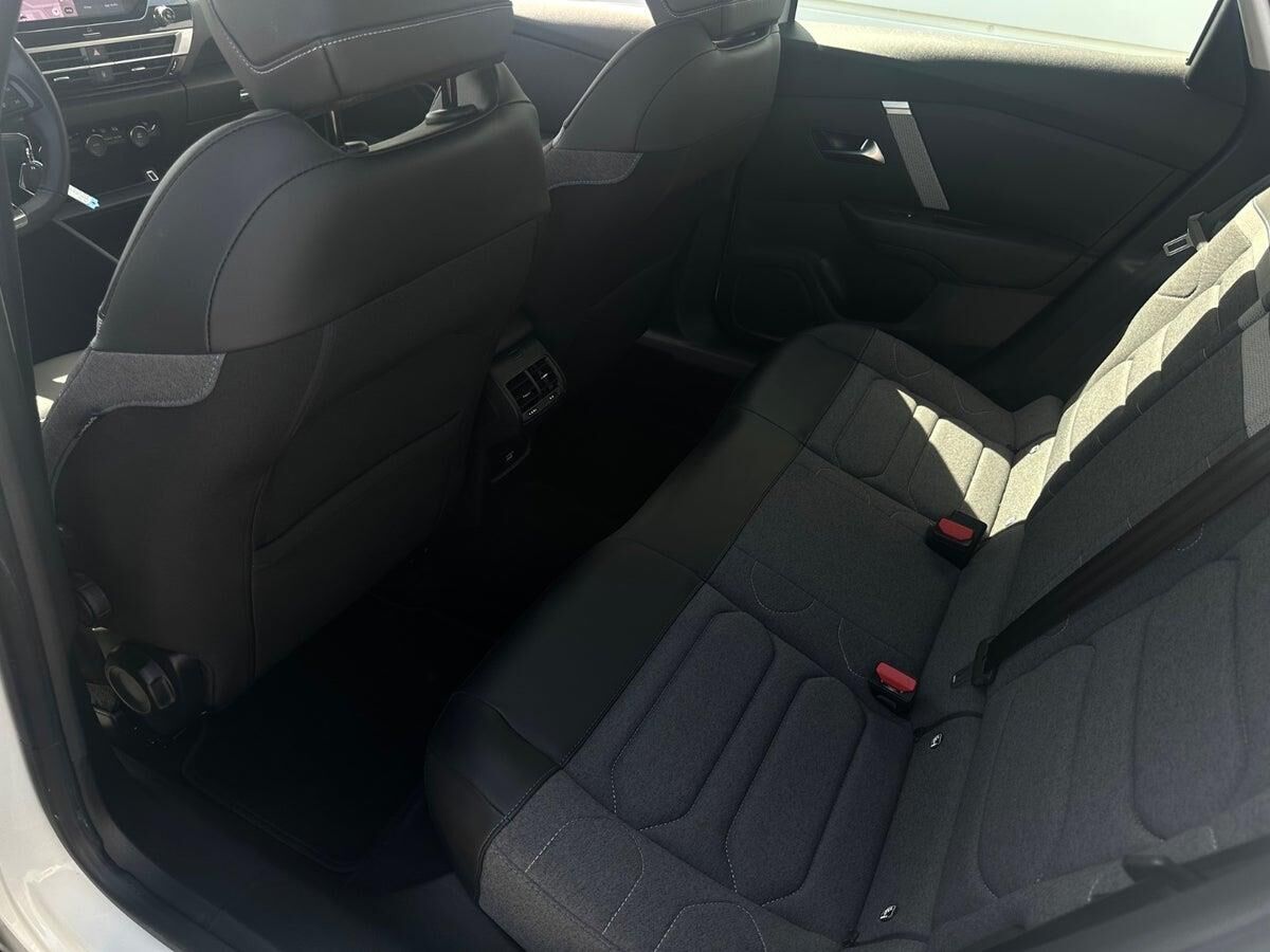 Billede af Citroën C4 X 1,2 PureTech Chevron Sport EAT8 130HK 5d 8g Aut.
