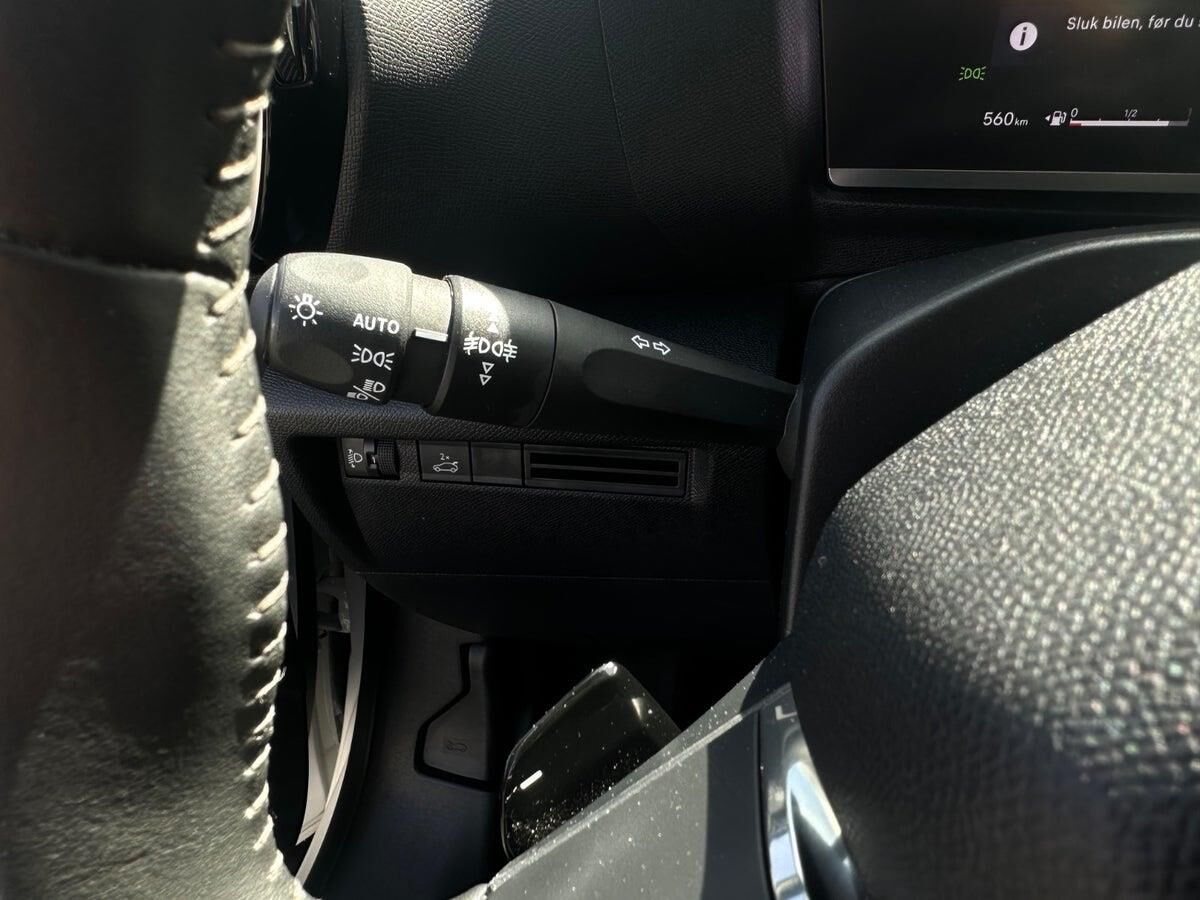 Billede af Citroën C4 X 1,2 PureTech Chevron Sport EAT8 130HK 5d 8g Aut.