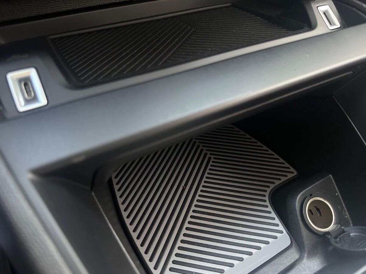 Billede af Citroën C4 X 1,2 PureTech Chevron Sport EAT8 130HK 5d 8g Aut.