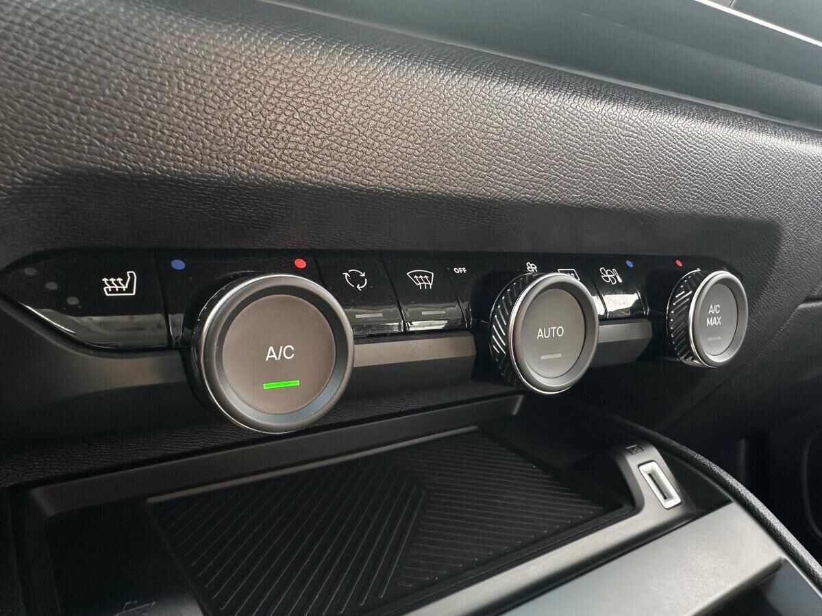 Billede af Citroën C4 X 1,2 PureTech Chevron Sport EAT8 130HK 5d 8g Aut.