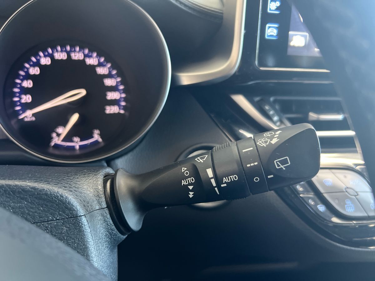 Billede af Toyota C-HR 1,8 Hybrid C-LUB Premium Selected Multidrive S 122HK 5d Aut.