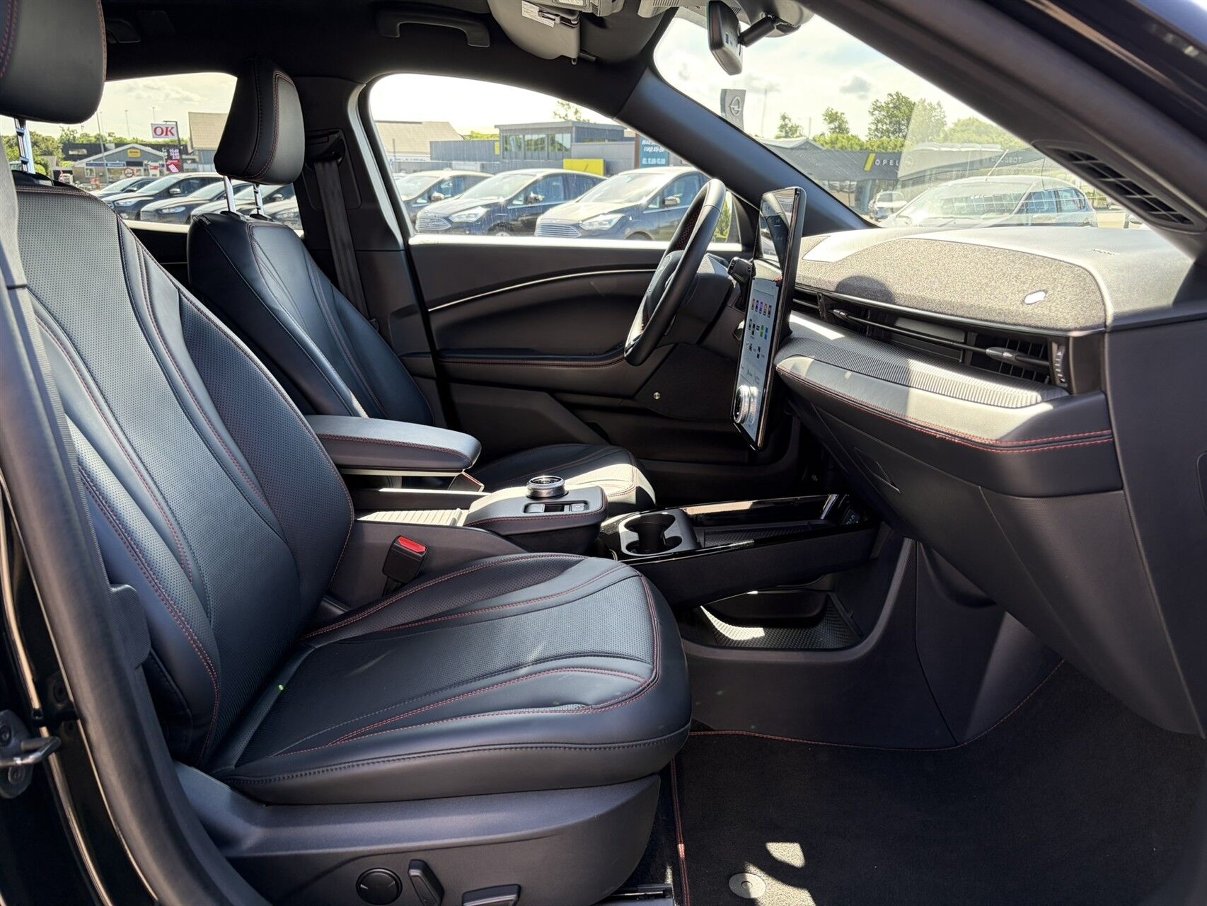 Billede af Ford Mustang Mach-E EL UR Premium 294HK 5d Aut.