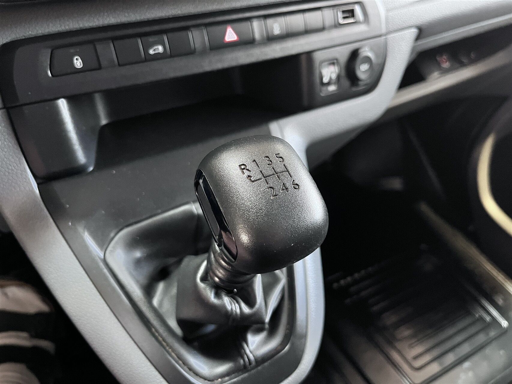 Billede af Toyota Proace Medium 1,6 D Comfort Navi 115HK Van Man. 