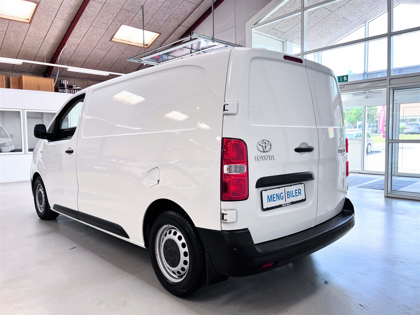 Billede af Toyota Proace Medium 1,6 D Comfort Navi 115HK Van Man. 