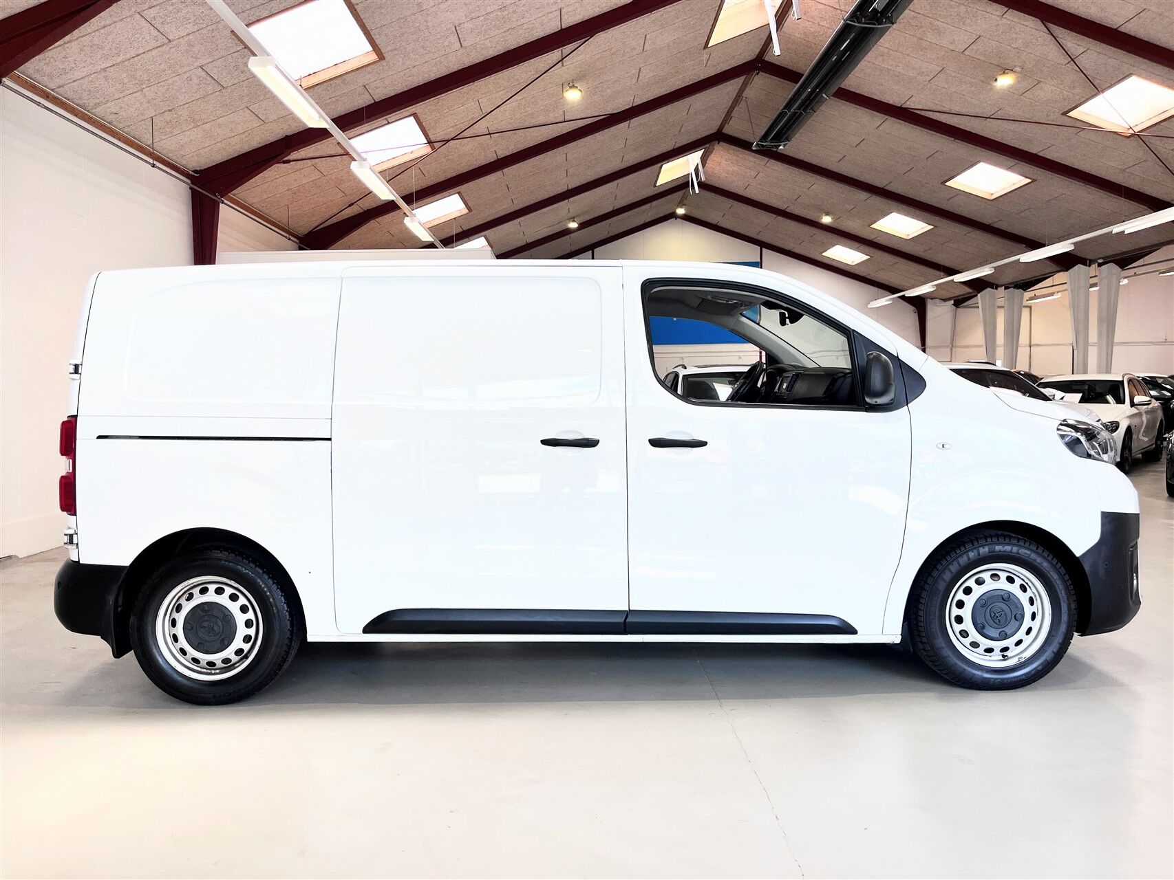 Billede af Toyota Proace Medium 1,6 D Comfort Navi 115HK Van Man. 