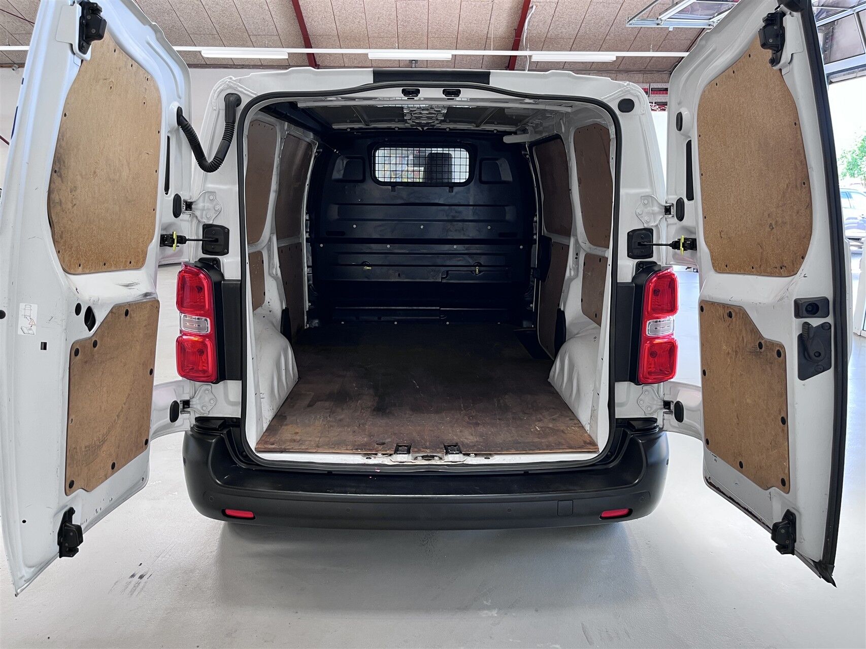 Billede af Toyota Proace Medium 1,6 D Comfort Navi 115HK Van Man. 