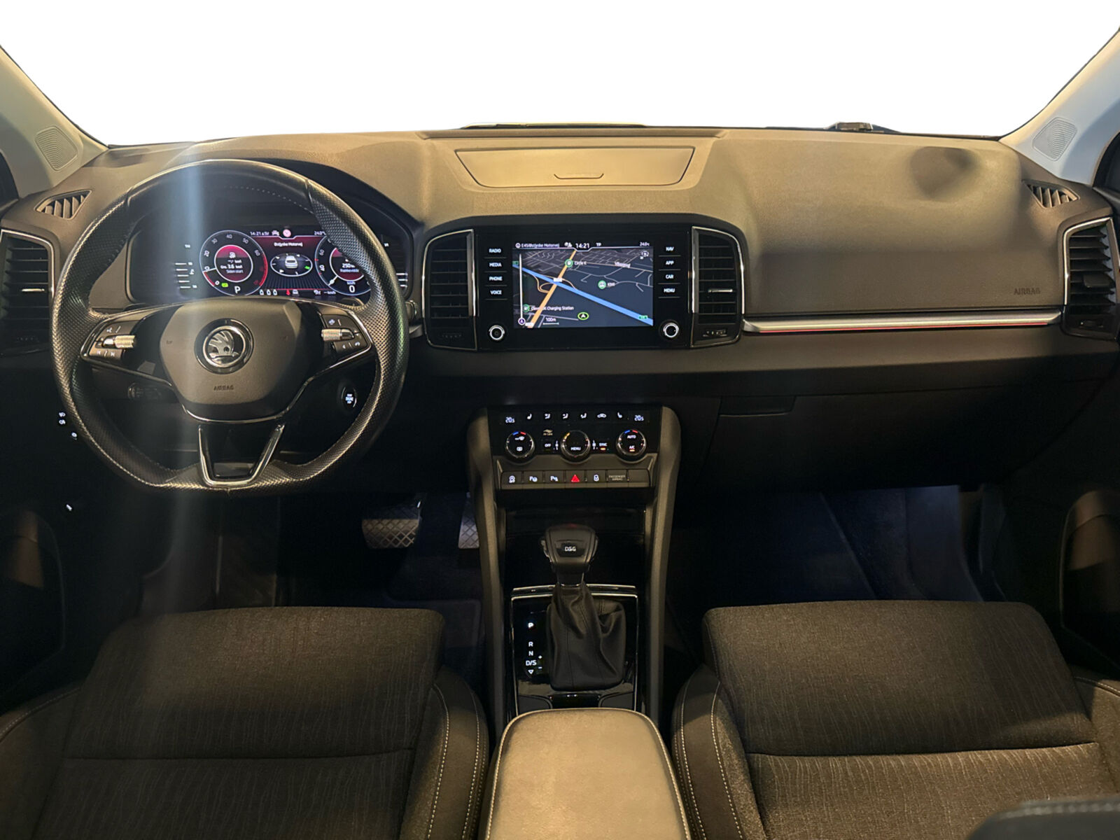Billede af Skoda Karoq 1,5 TSI ACT Celebration DSG 150HK 5d 7g Aut.