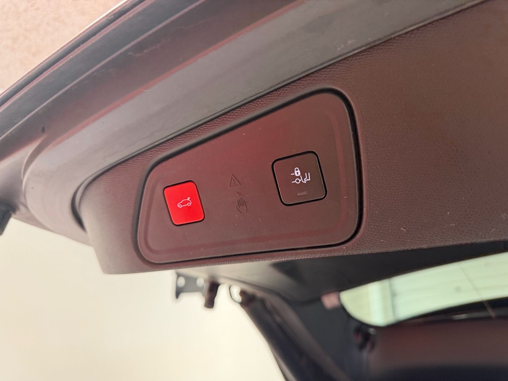 Billede af Peugeot 3008 1,6 PureTech  Plugin-hybrid Allure Pack EAT8 225HK 5d 8g Aut.