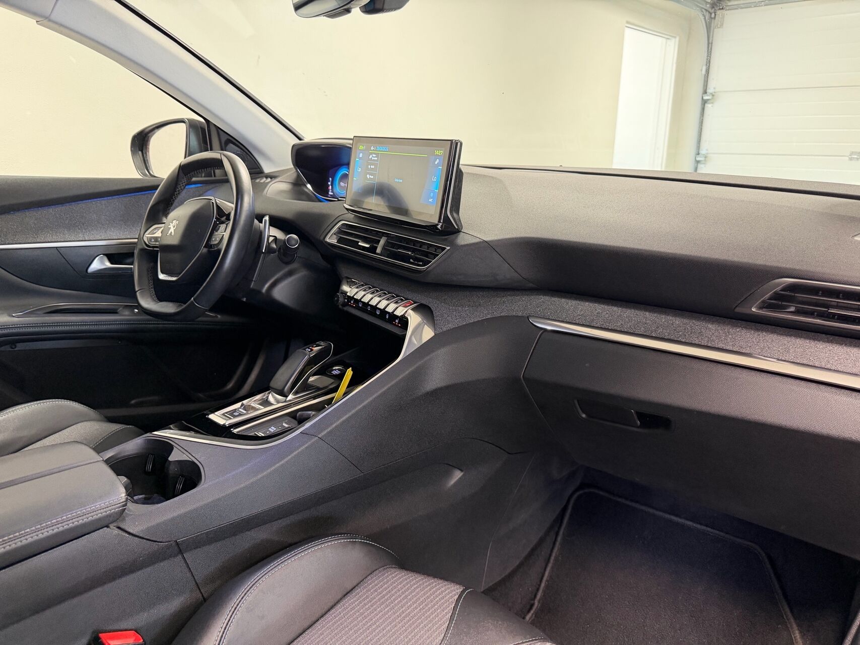 Billede af Peugeot 3008 1,6 PureTech  Plugin-hybrid Allure Pack EAT8 225HK 5d 8g Aut.