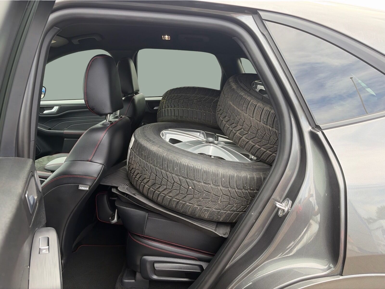 Billede af Ford Kuga 2,5 Plugin-hybrid ST-Line X CVT 225HK 5d Trinl. Gear