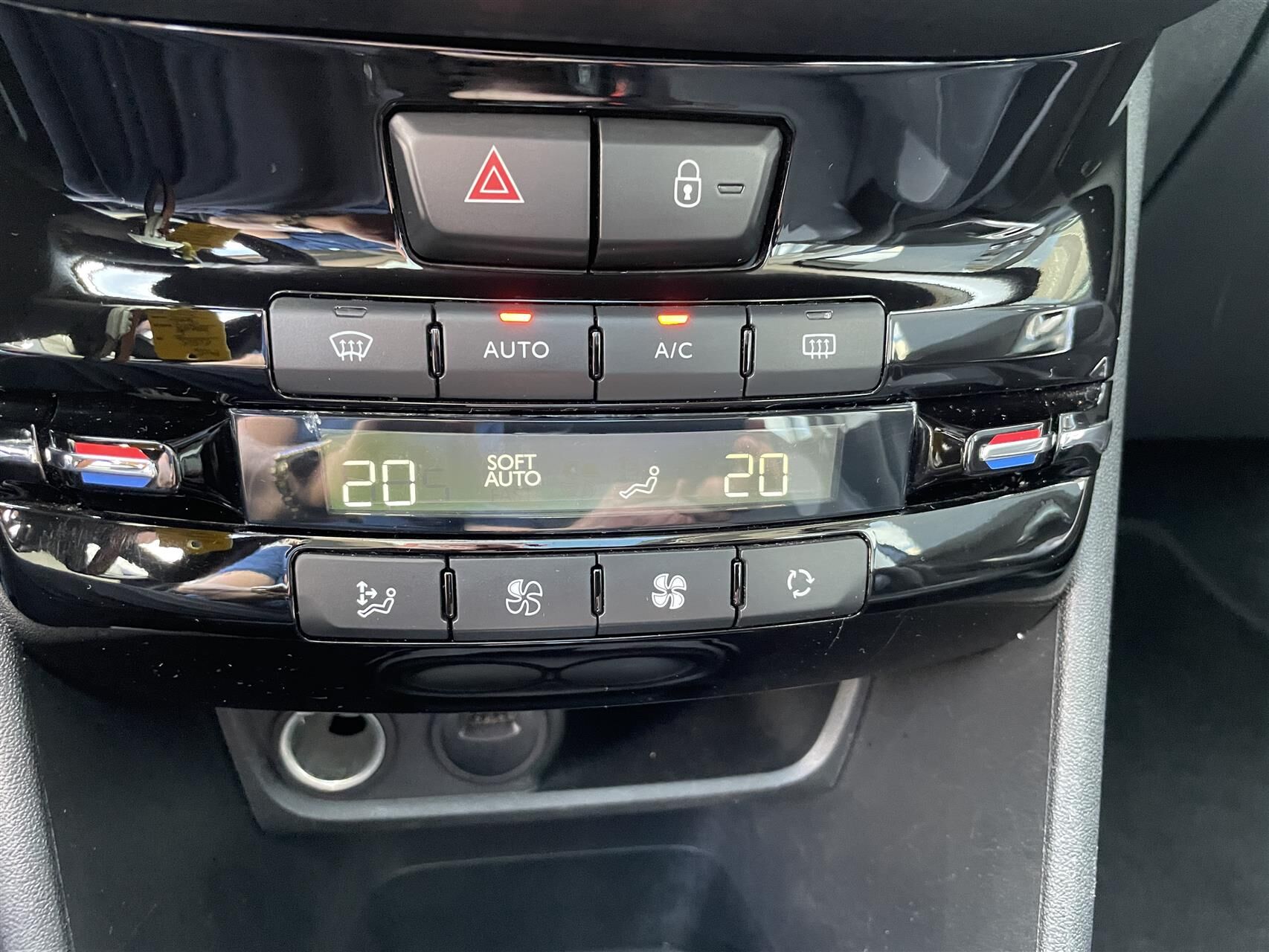 Billede af Peugeot 2008 1,5 BlueHDi GT Line Sky EAT6 120HK 5d 6g Aut.