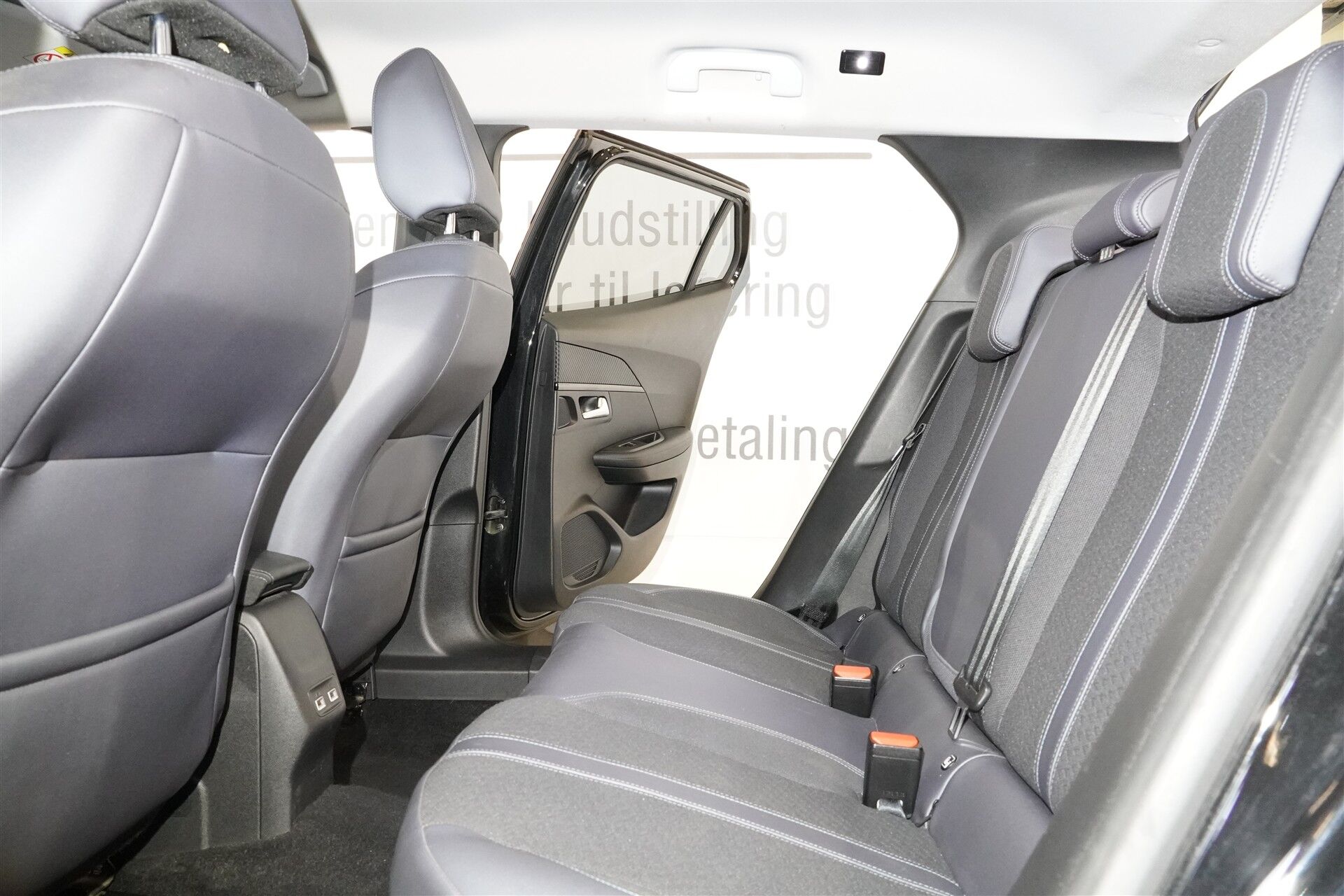 Billede af Peugeot 2008 1,2 PureTech Allure Tour 130HK 5d