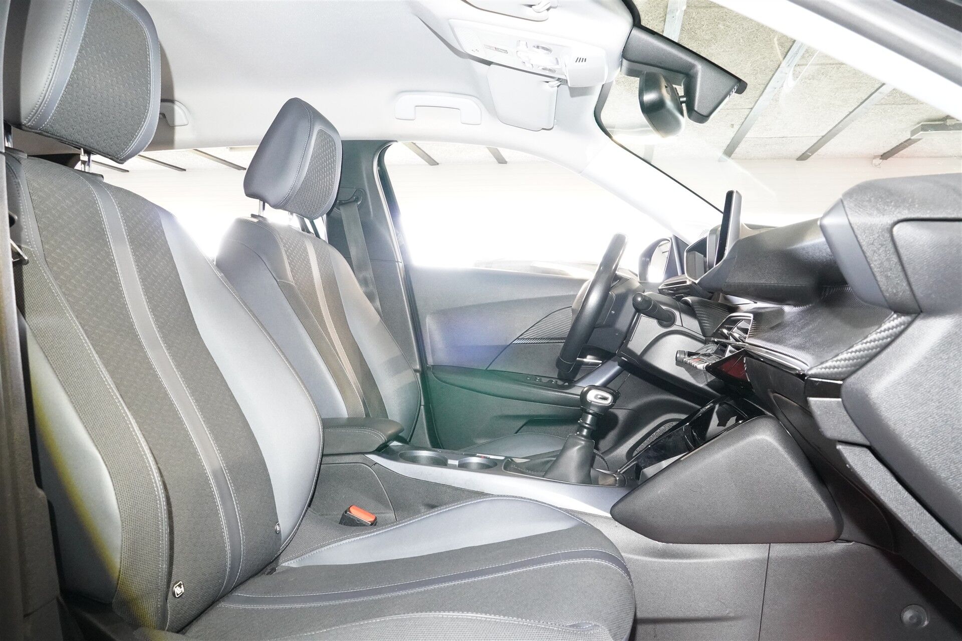 Billede af Peugeot 2008 1,2 PureTech Allure Tour 130HK 5d