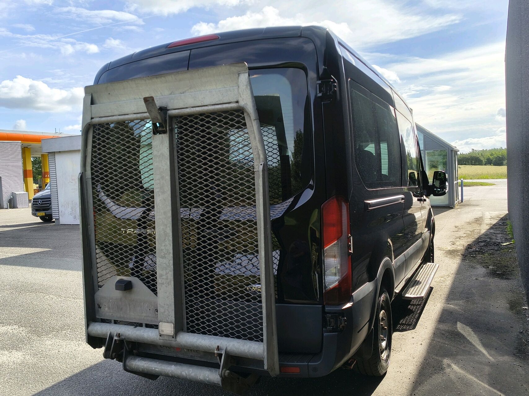 Billede af Ford Transit 350 L3H2 2,0 TDCi Trend 130HK 6g Aut.