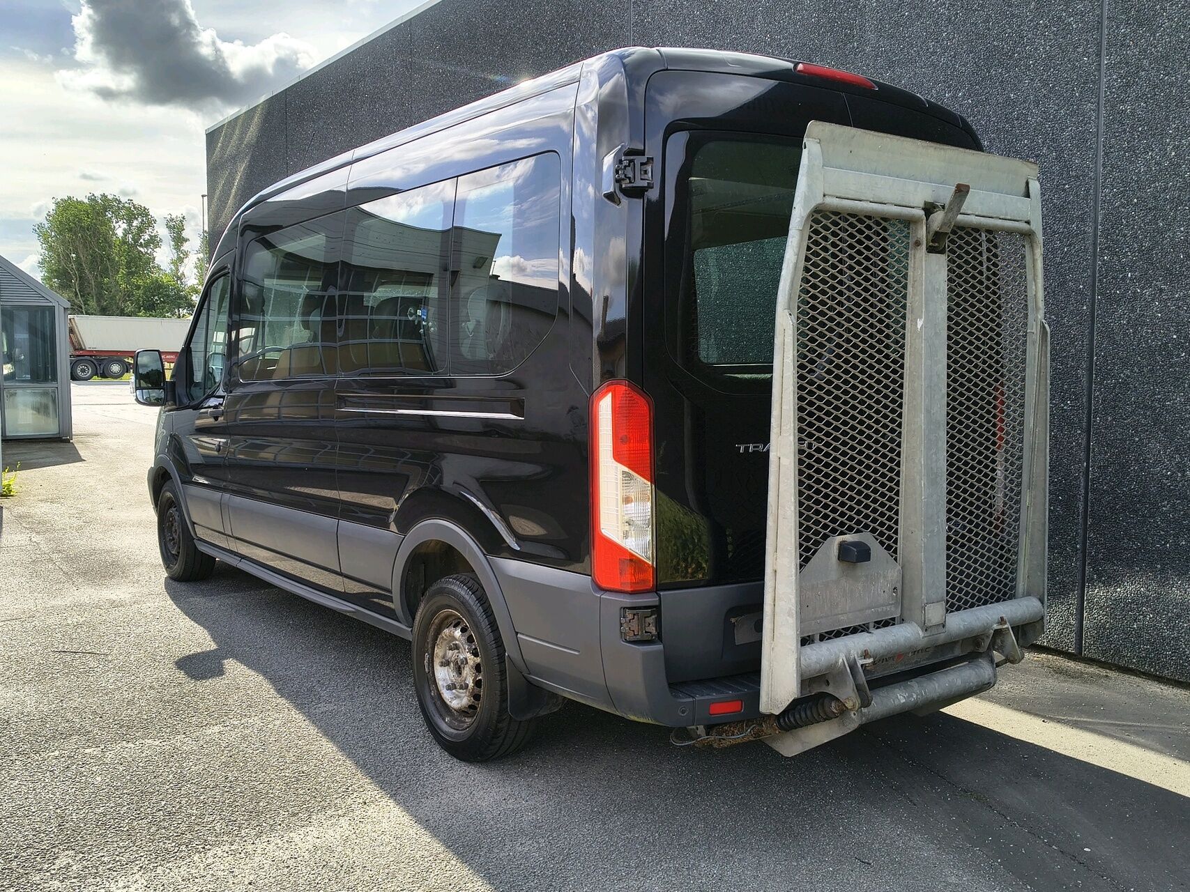 Billede af Ford Transit 350 L3H2 2,0 TDCi Trend 130HK 6g Aut.