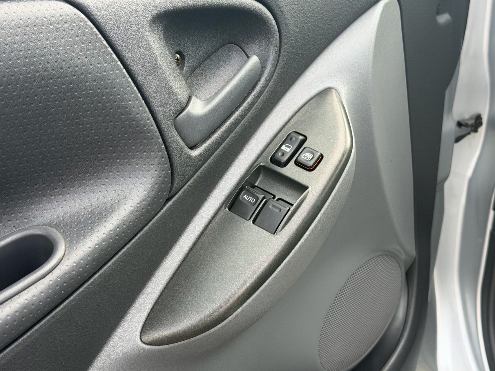 Billede af Toyota Yaris 1,0 Linea Sol 68HK 5d