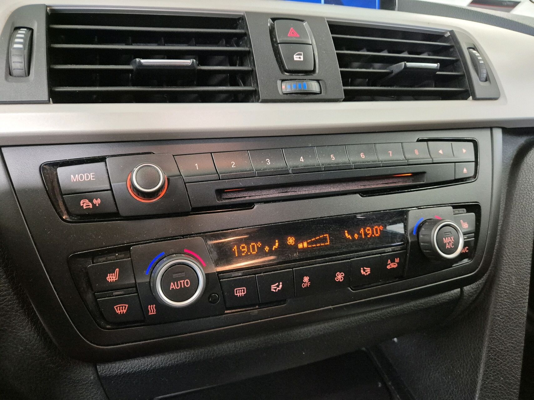 Billede af BMW 318d Touring 2,0 D 143HK Stc 6g