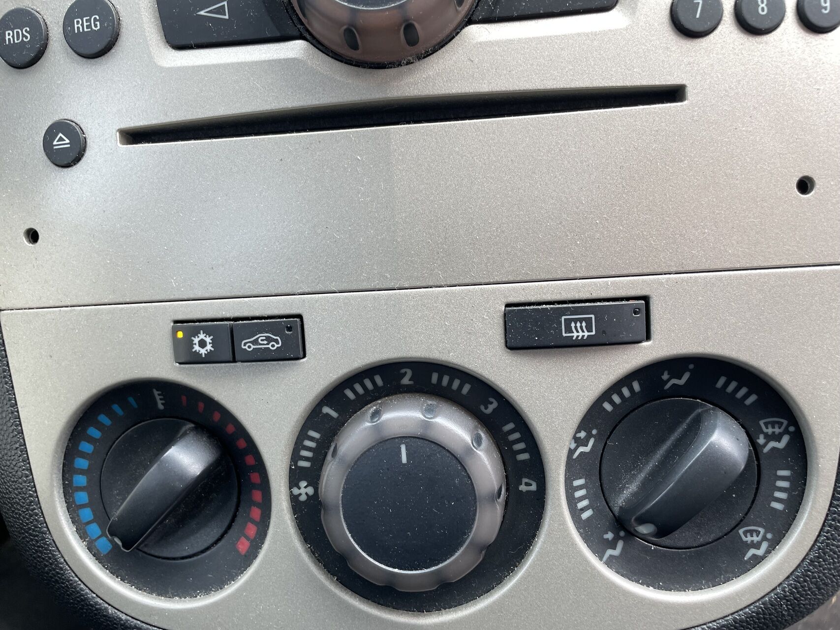 Billede af Opel Corsa 1,4 Twinport Enjoy 90HK 3d