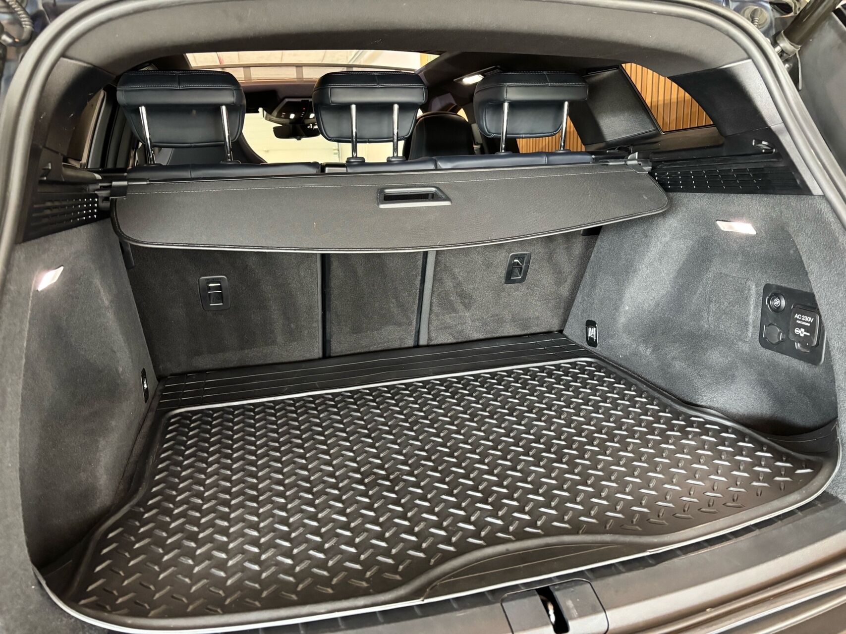 Billede af Fisker Ocean EL One 4x4 557HK 5d Aut.
