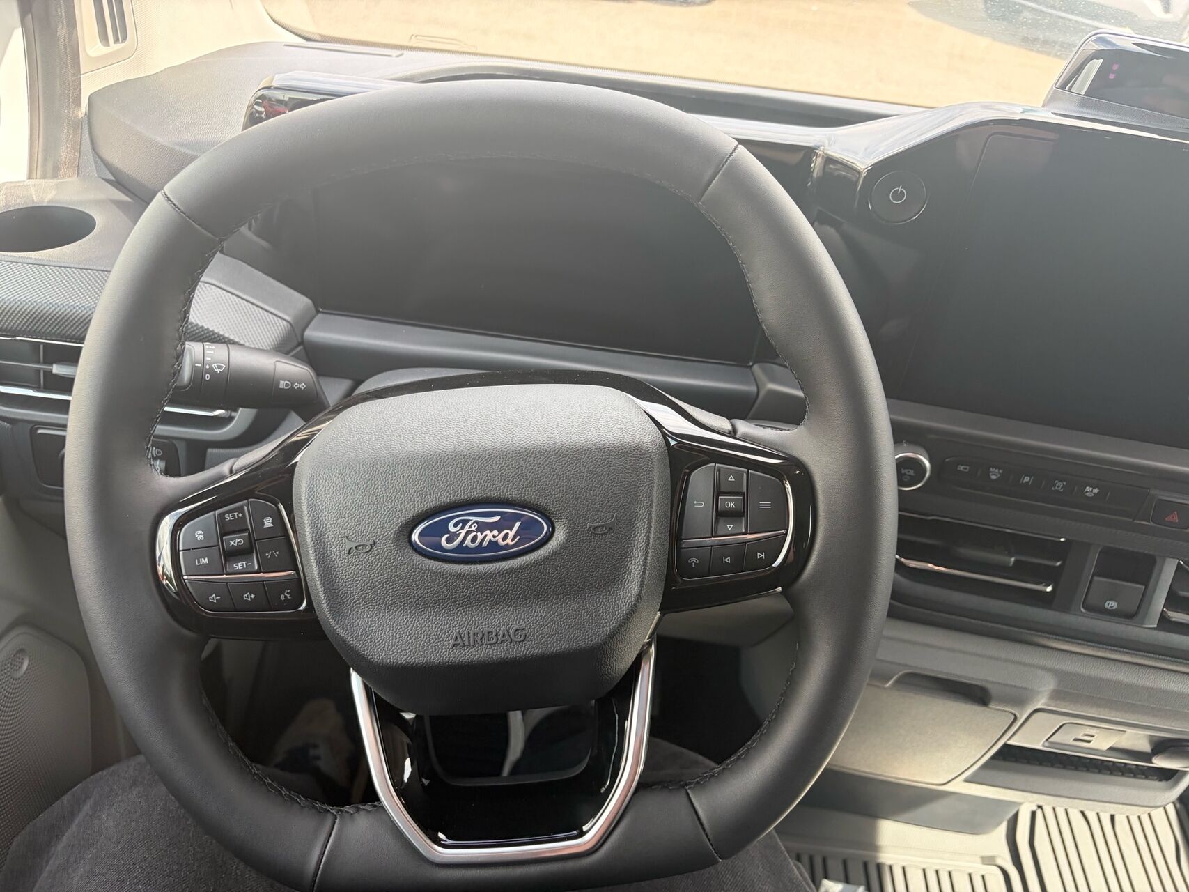 Billede af Ford E-Transit Custom 340 L2H1 EL Limited 218HK Van Aut.