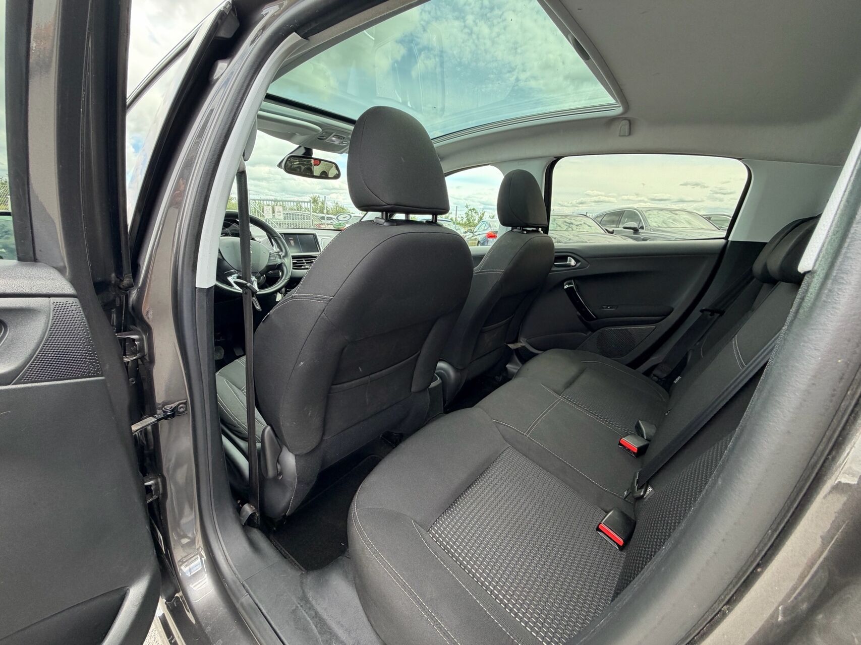 Billede af Peugeot 208 1,6 BlueHDi Selection Sky 100HK 5d