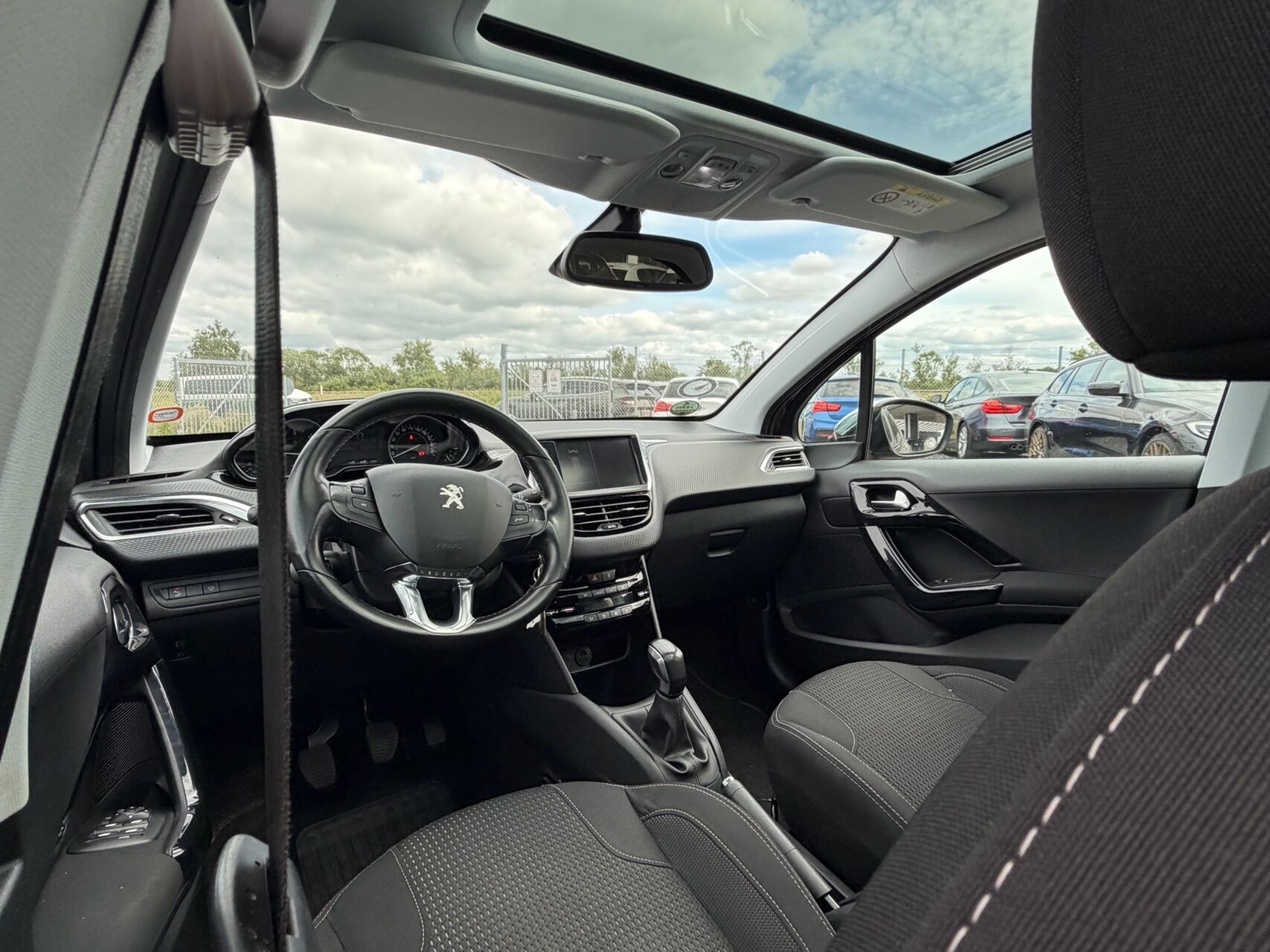 Billede af Peugeot 208 1,6 BlueHDi Selection Sky 100HK 5d
