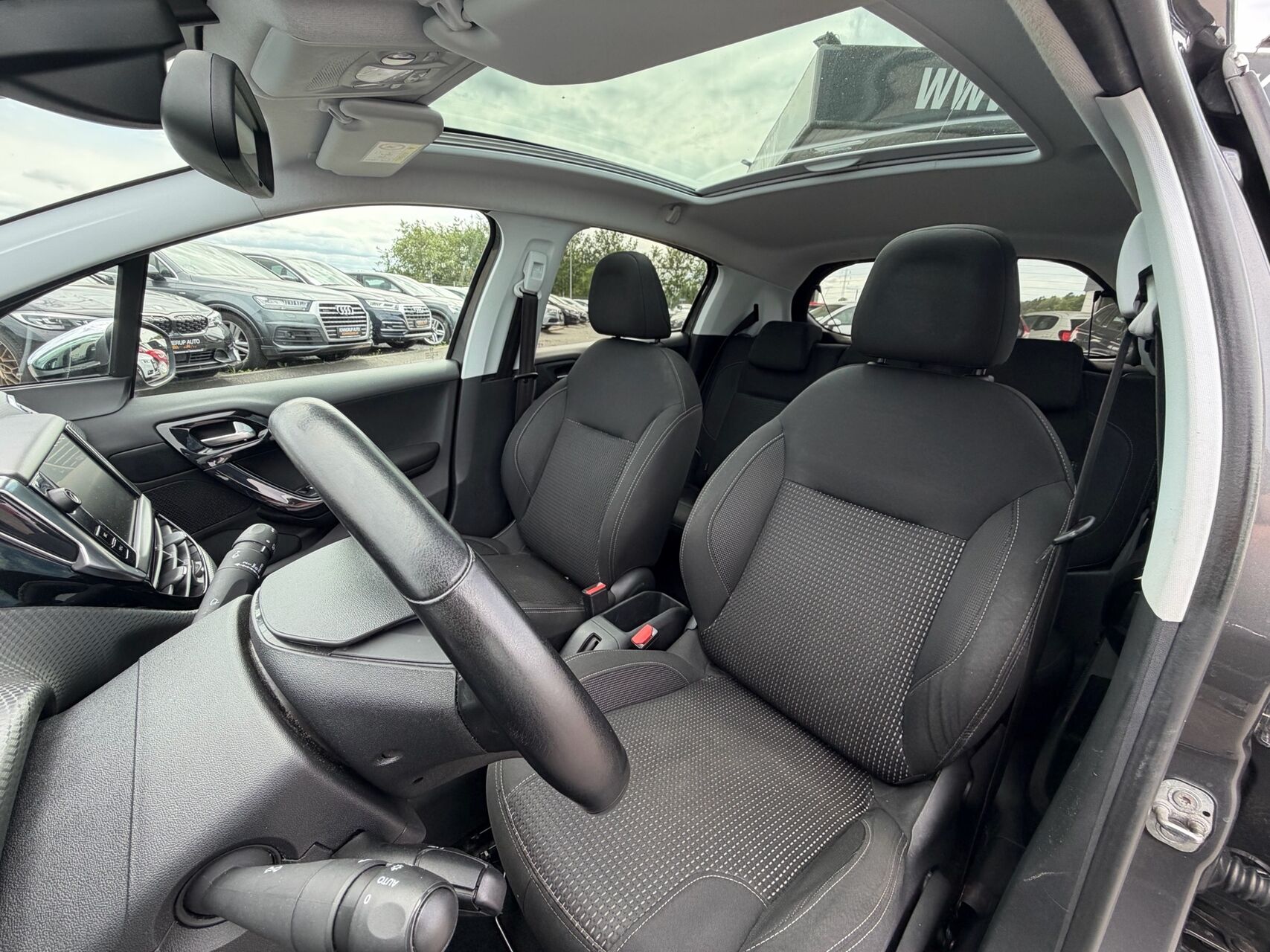 Billede af Peugeot 208 1,6 BlueHDi Selection Sky 100HK 5d