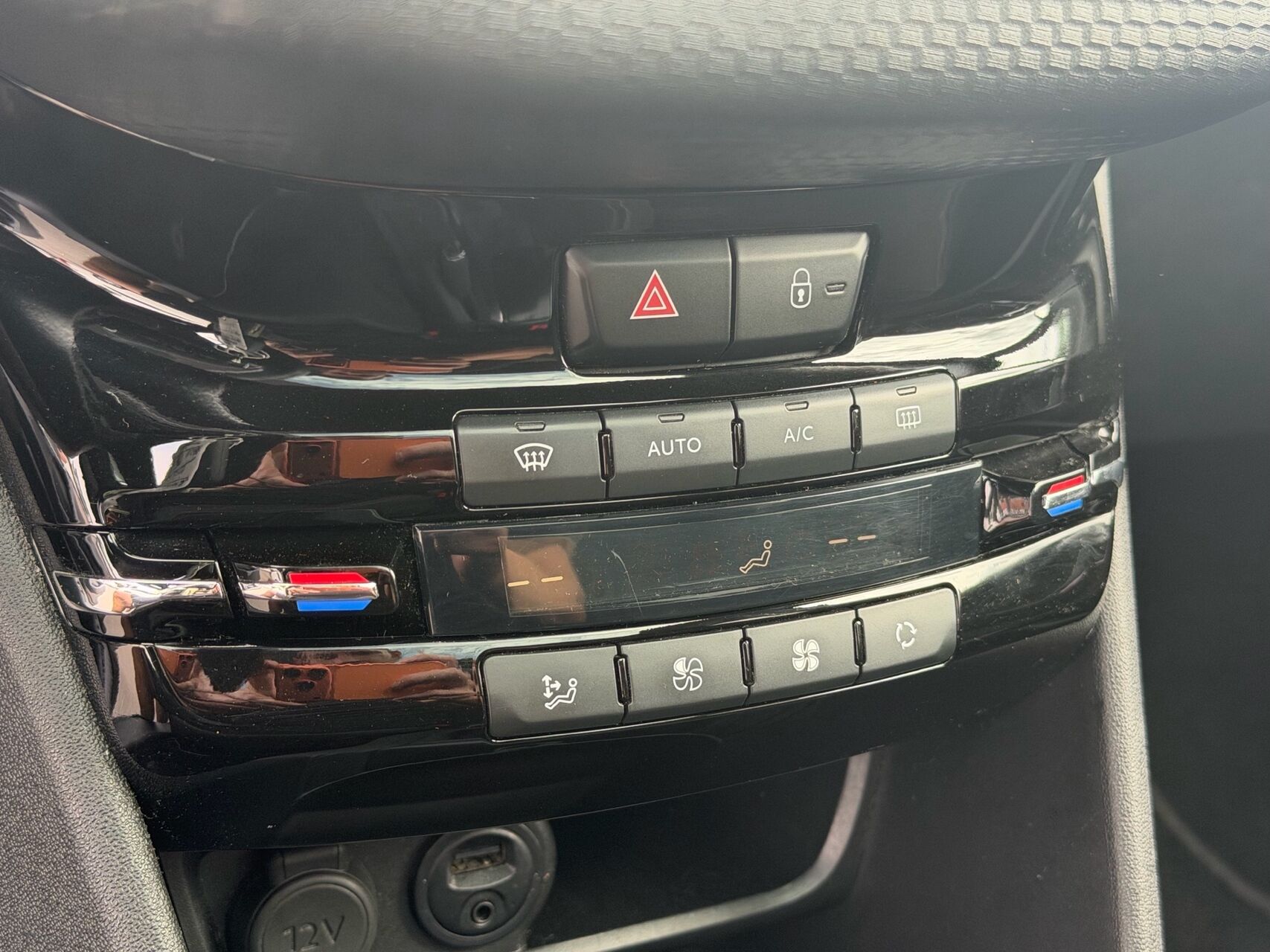 Billede af Peugeot 208 1,6 BlueHDi Selection Sky 100HK 5d
