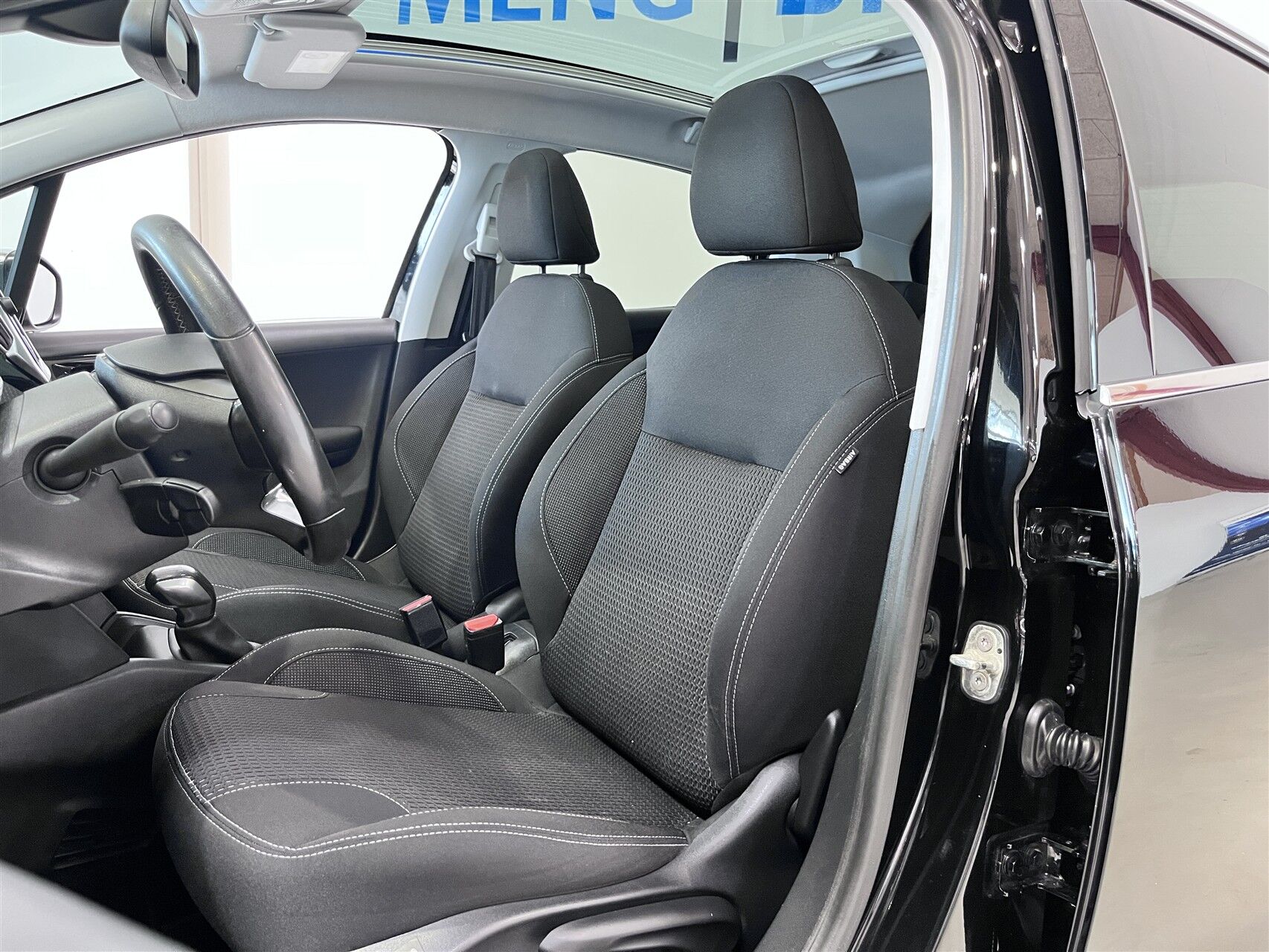 Billede af Peugeot 208 1,6 BlueHDi Desire Sky 100HK 5d