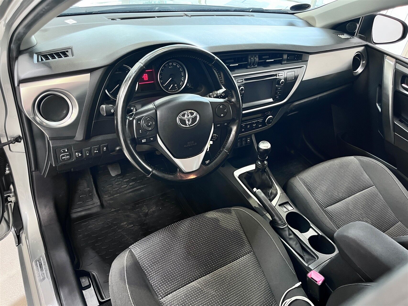 Billede af Toyota Auris 2,0 D-4D DPF T2+ 124HK 5d 6g
