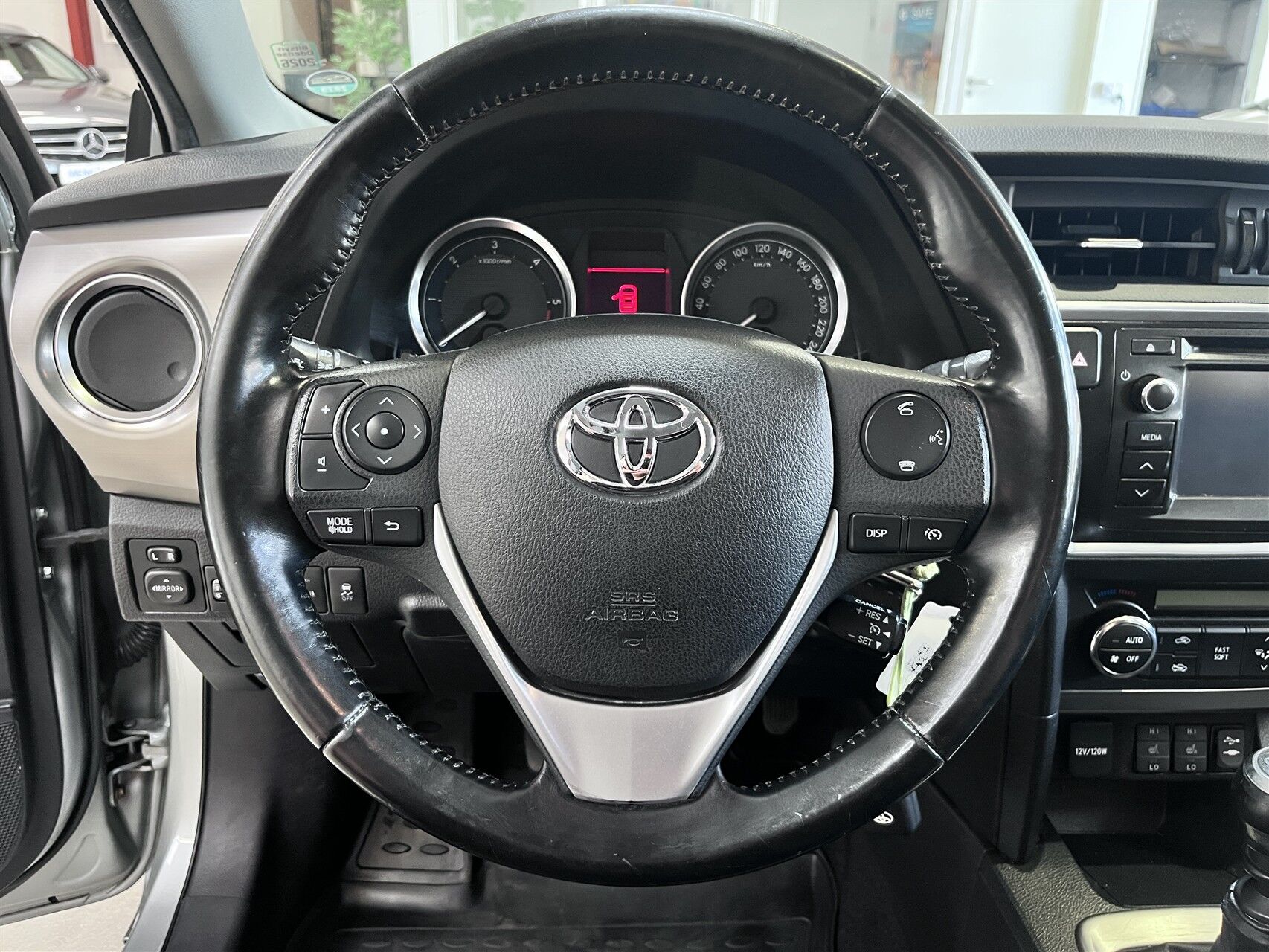Billede af Toyota Auris 2,0 D-4D DPF T2+ 124HK 5d 6g