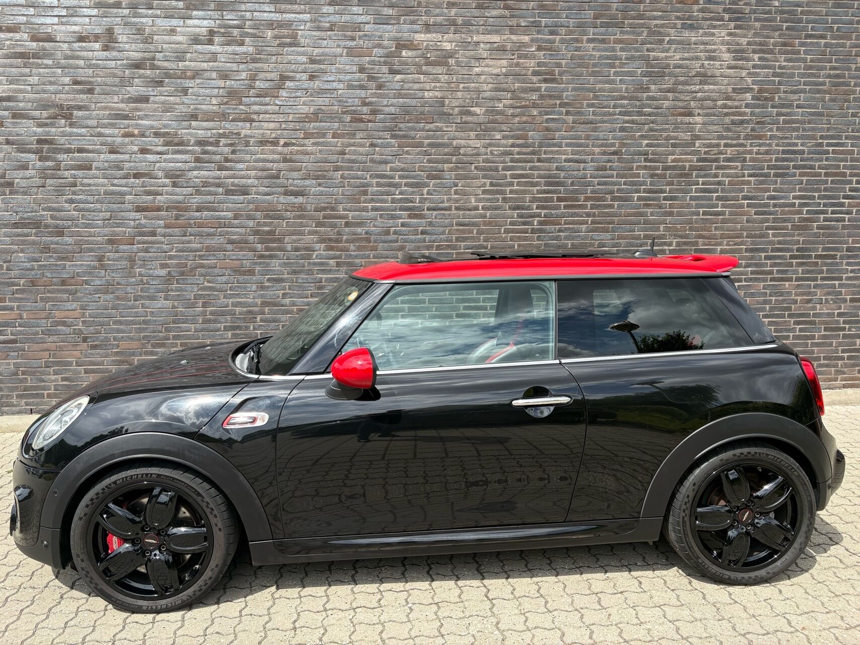 Billede af Mini Cooper John Cooper Works 2,0 Steptronic 231HK 3d 6g Aut.
