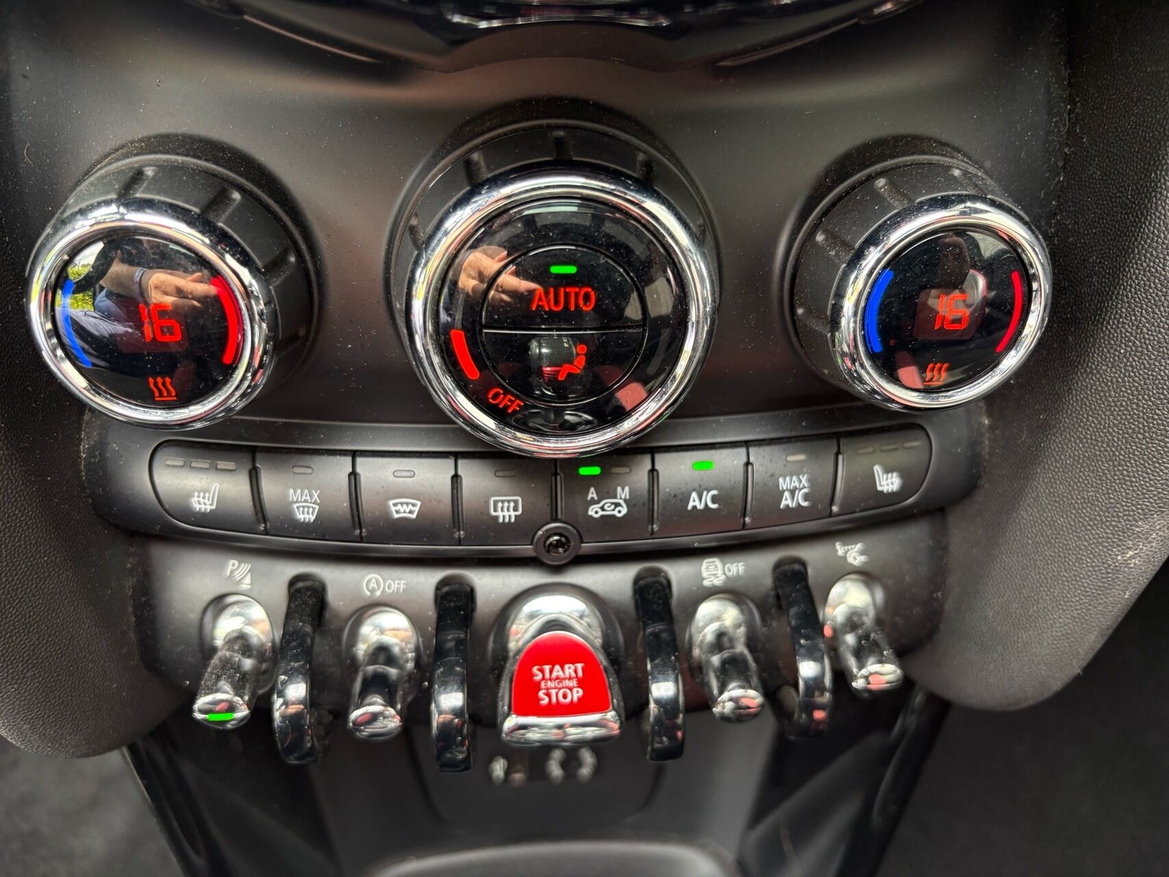 Billede af Mini Cooper John Cooper Works 2,0 Steptronic 231HK 3d 6g Aut.
