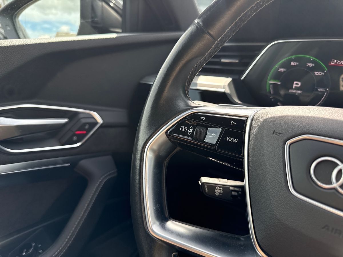 Billede af Audi E-tron 55 S Line Prestige Quattro 408HK 5d Aut.